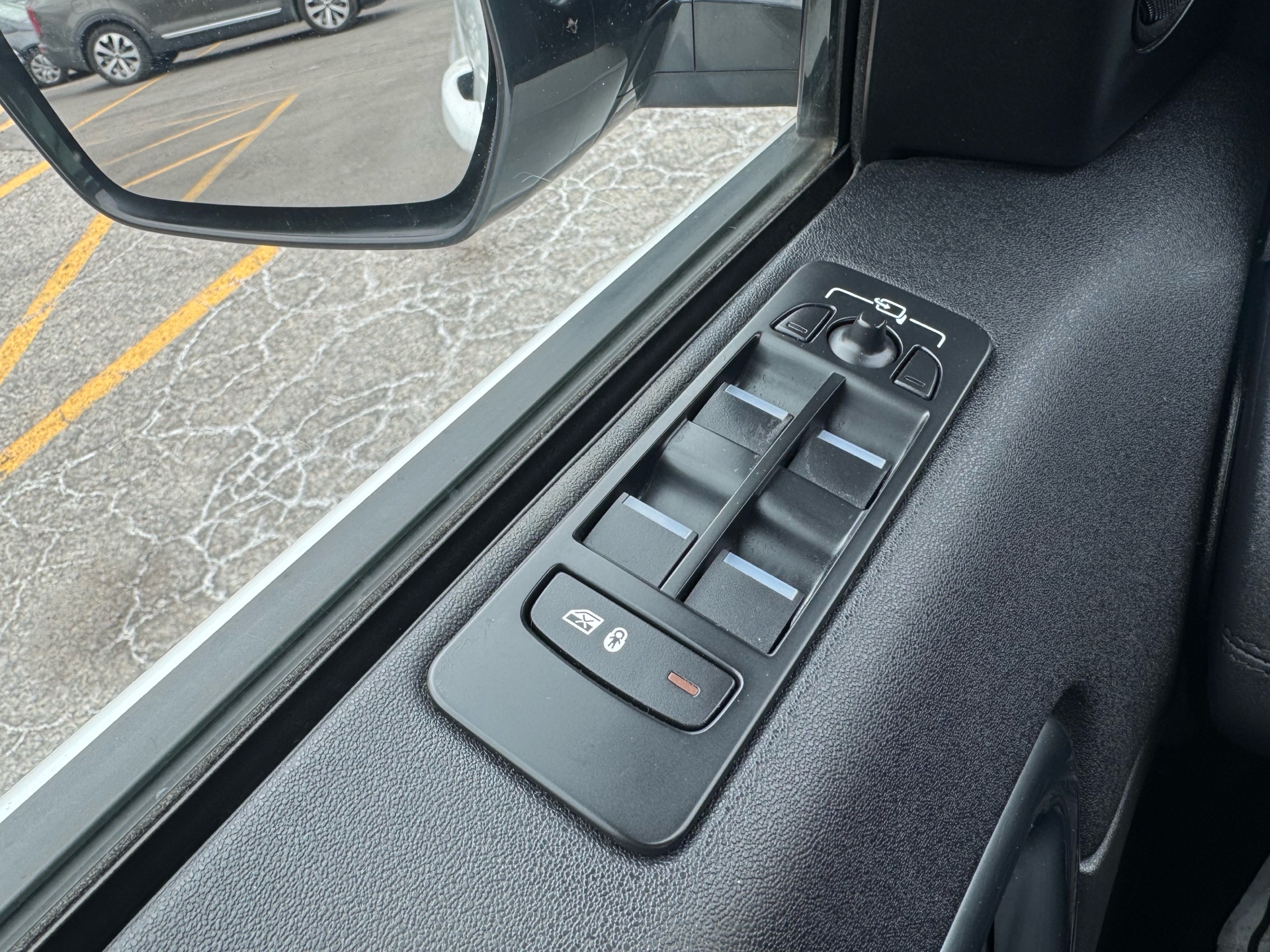 /klautosales/2016-LandRover-DiscoverySport-38351588170827555.jpg