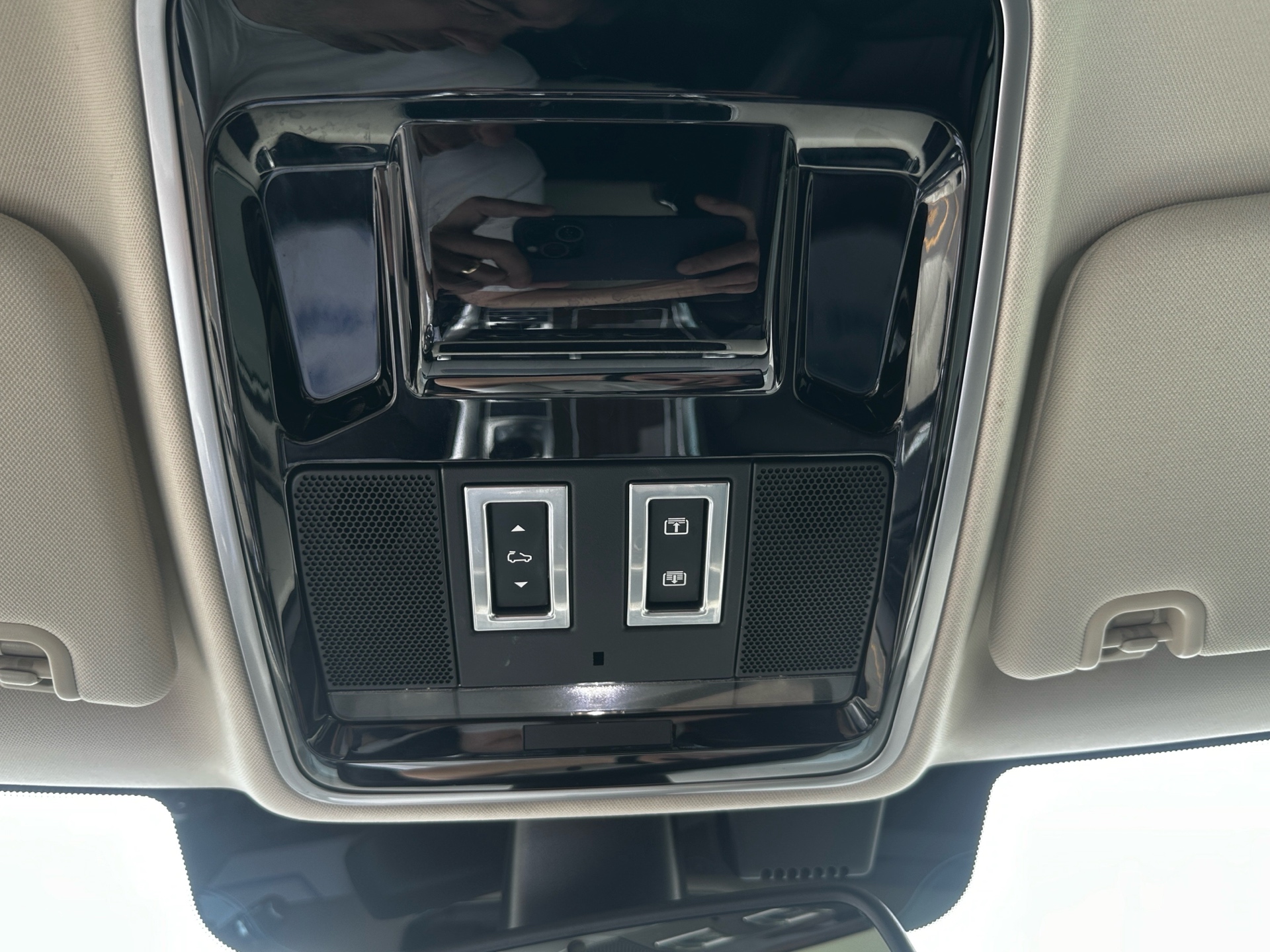 /klautosales/2016-LandRover-RangeRover-35893221502357386.jpg