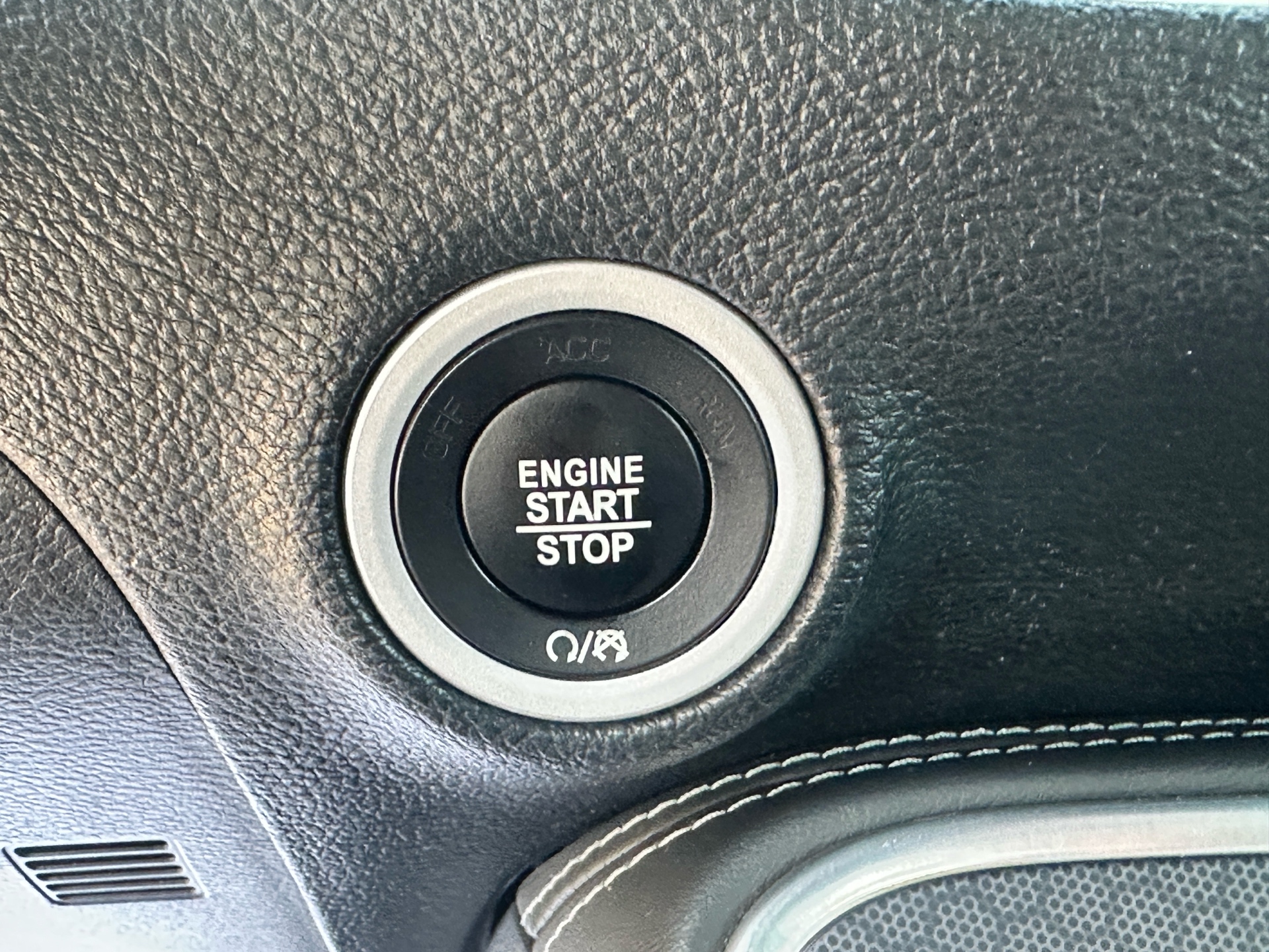 /klautosales/2017-Dodge-Challenger-1504214734993481.jpg