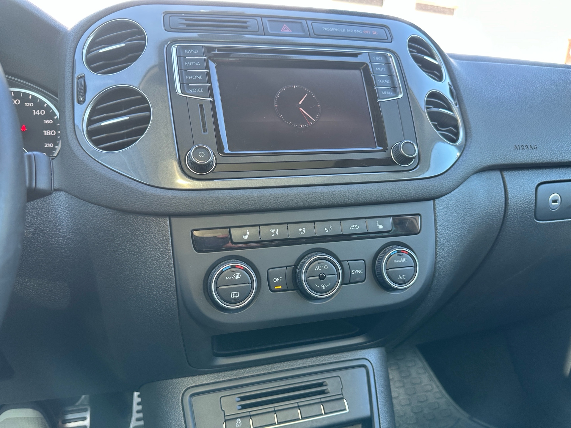 /klautosales/2017-Volkswagen-Tiguan-9570834572954421.jpg