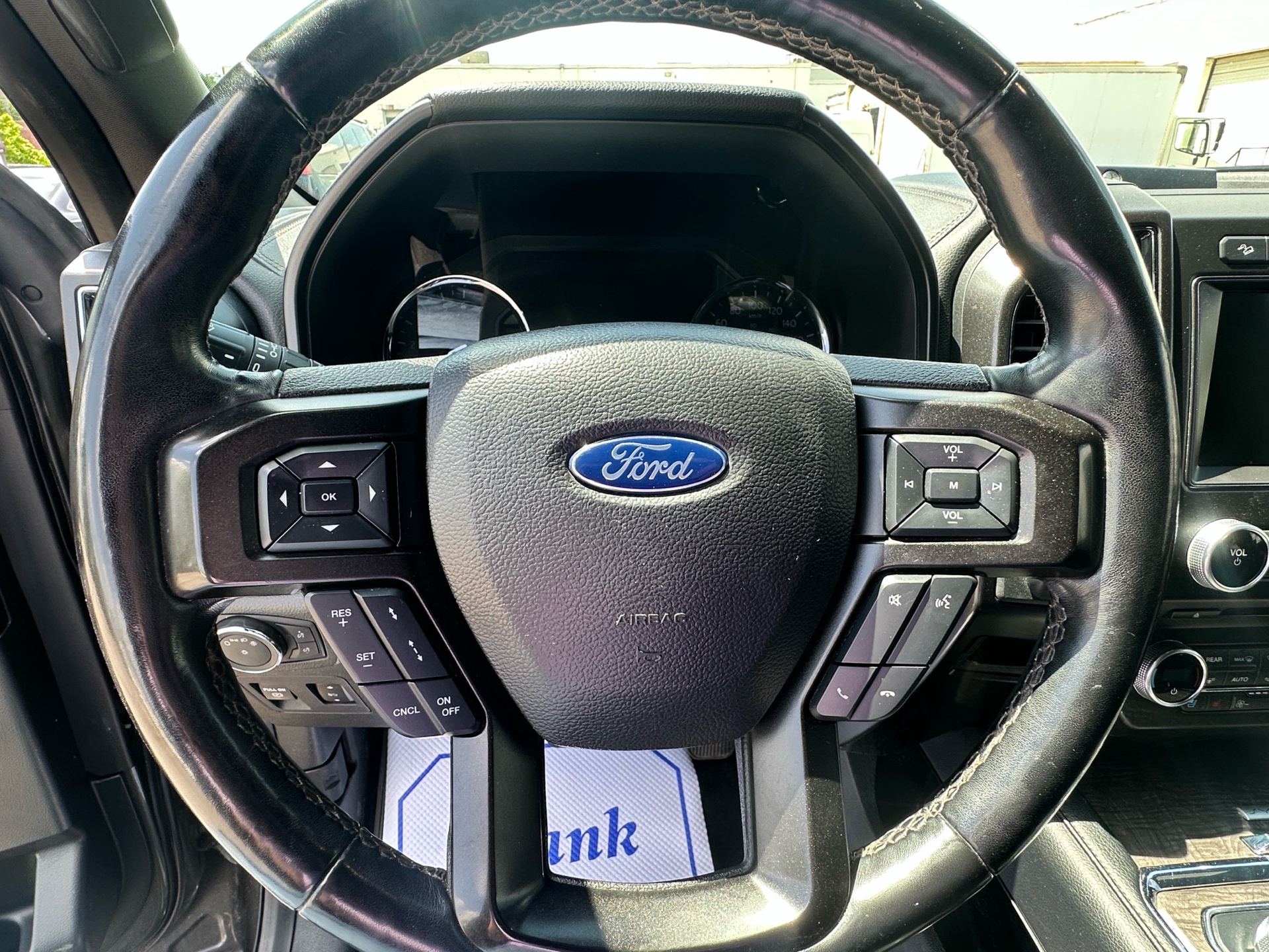 /klautosales/2018-Ford-Expedition-0736399390268232.jpg