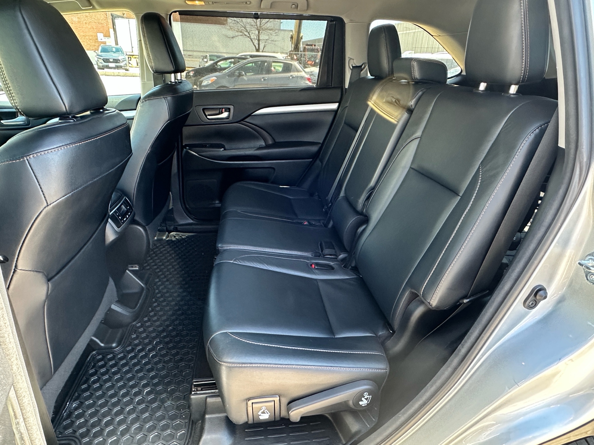 /klautosales/2018-Toyota-Highlander-18484292063118013.jpg