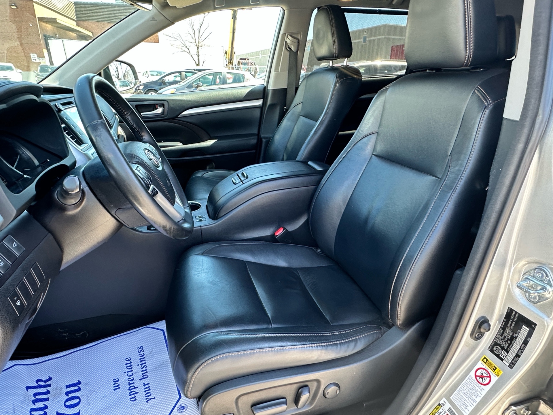 /klautosales/2018-Toyota-Highlander-23503861569091278.jpg