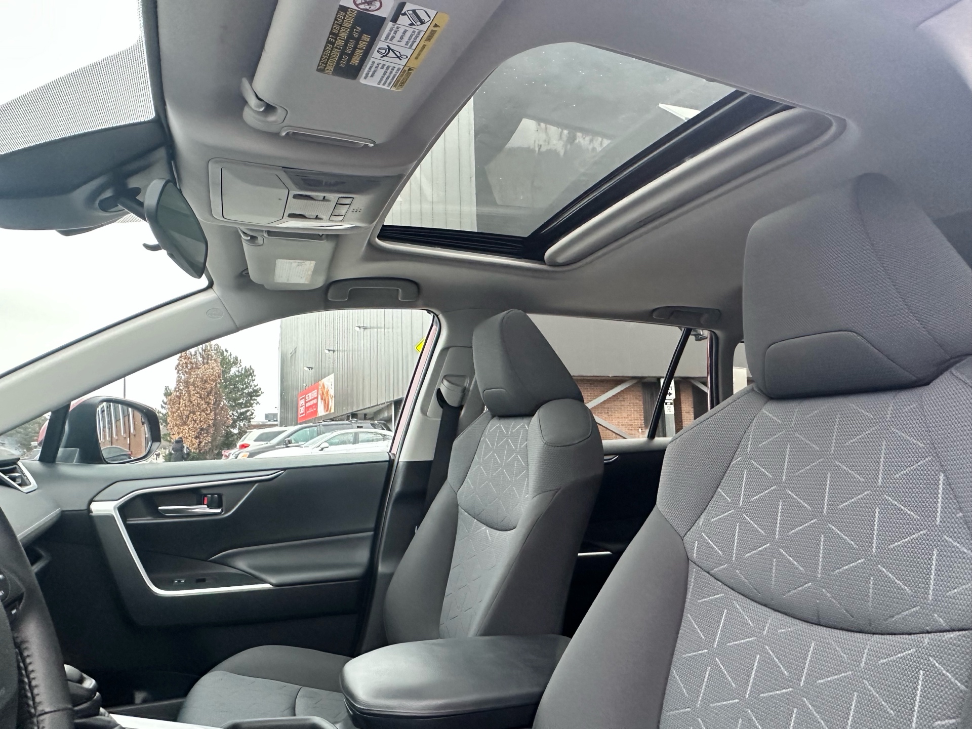 /klautosales/2021-Toyota-RAV4-41521447417736224.jpg