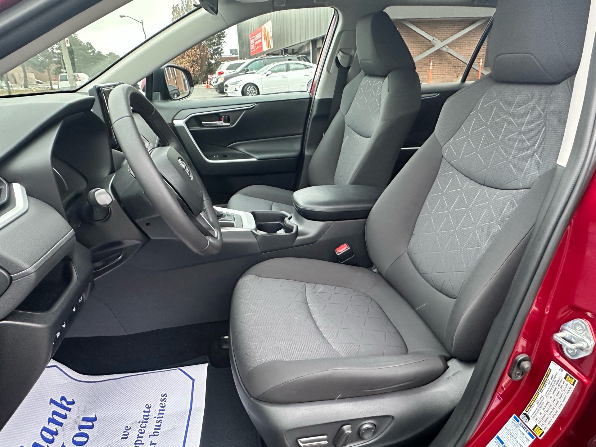 /klautosales/2021-Toyota-RAV4-569828846861955.jpg