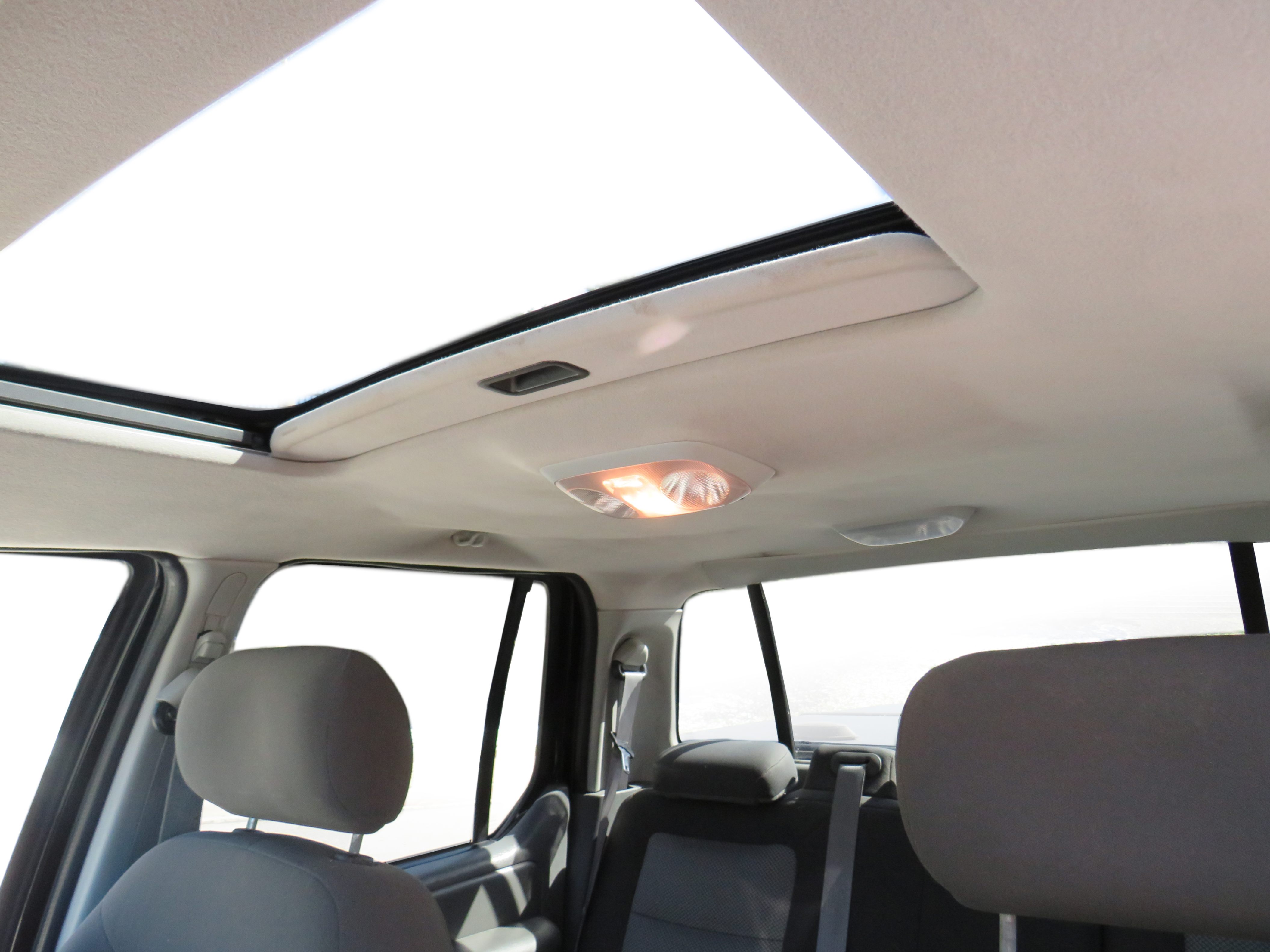 /laautomotive/2004-Ford-ExplorerSport-7690385566276592.jpg