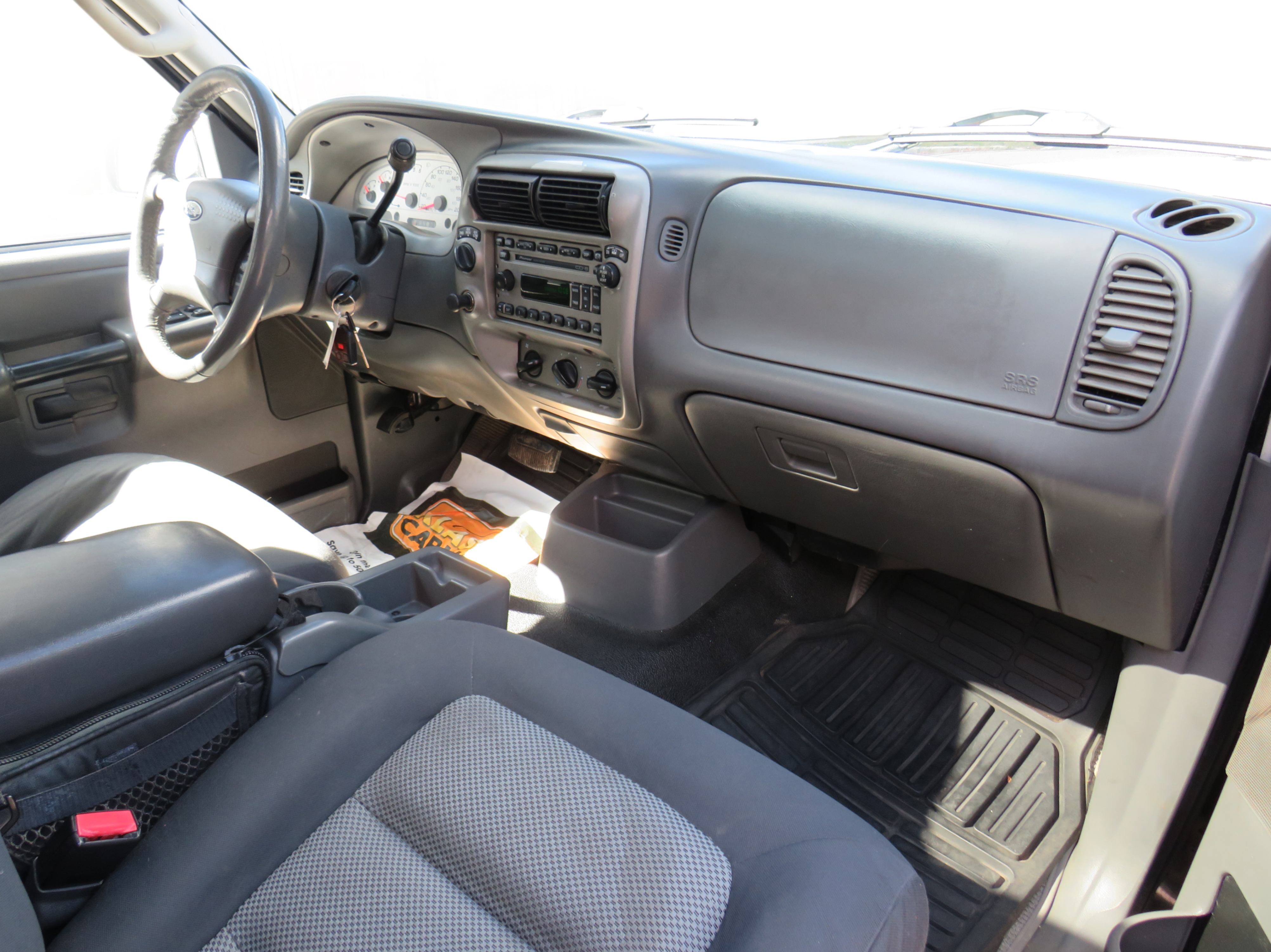 /laautomotive/2004-Ford-ExplorerSport-8610058161626655.jpg