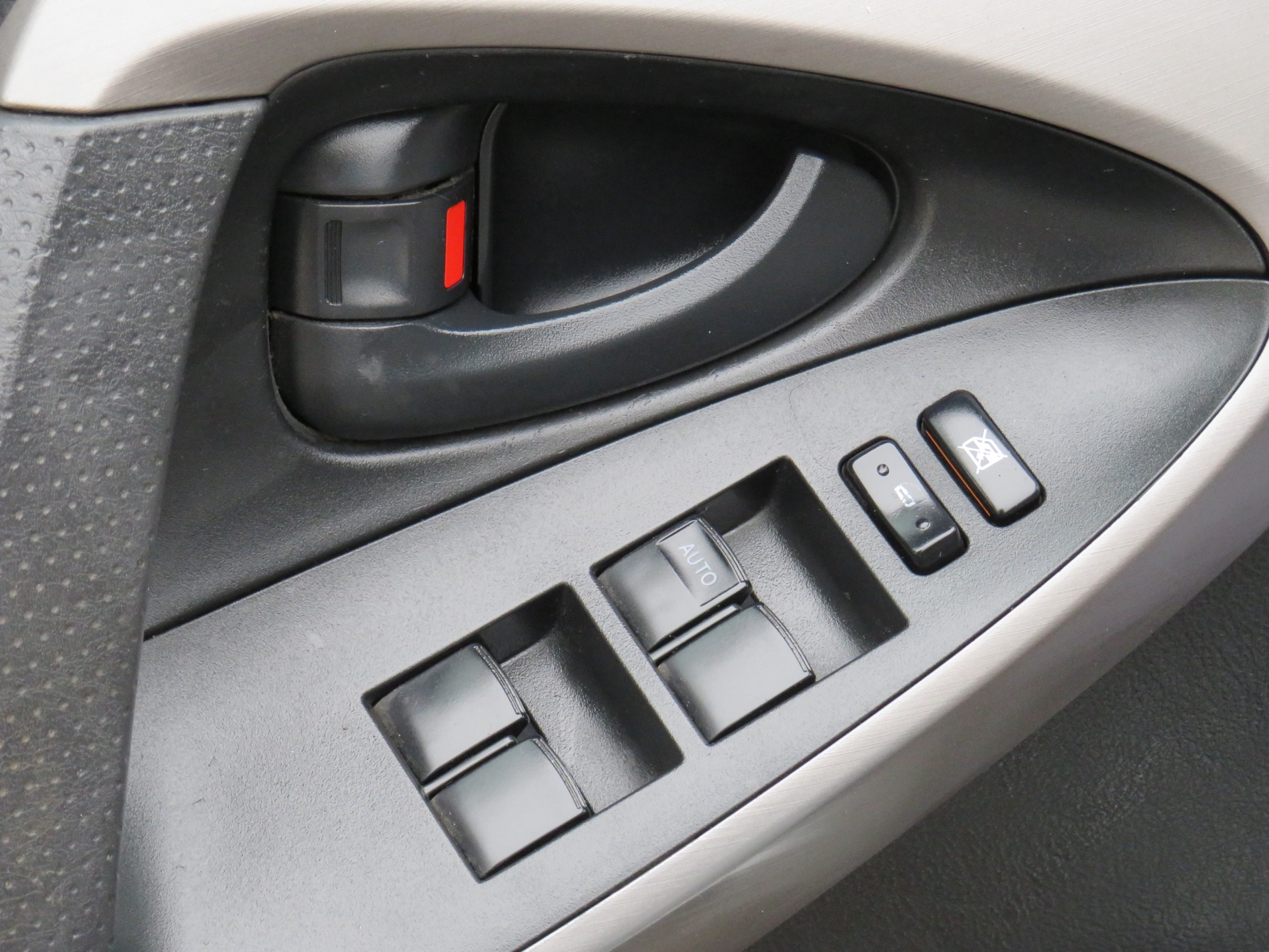 /laautomotive/2006-Toyota-RAV4-010170705087841014.jpg