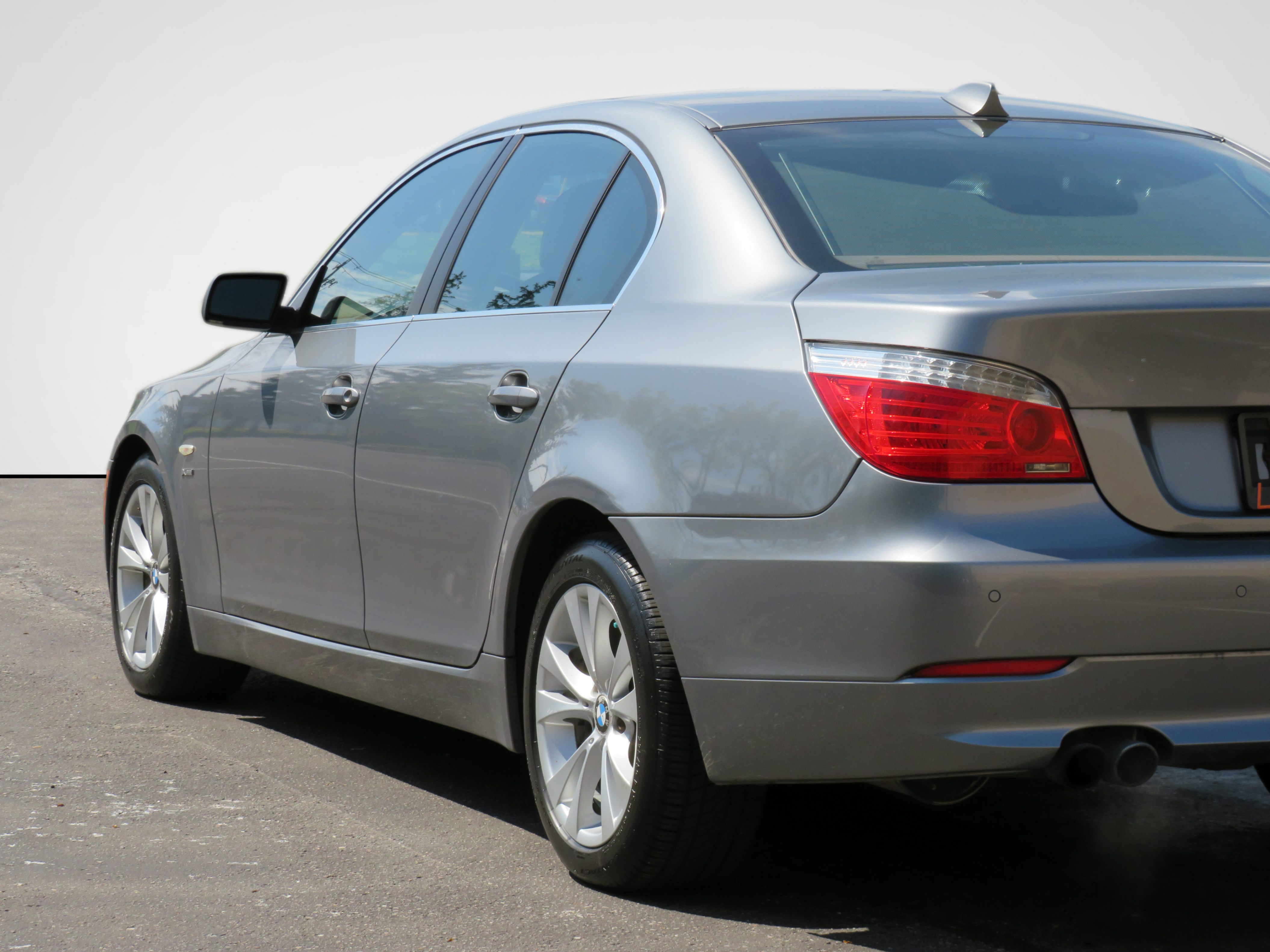 /laautomotive/2009-BMW-5Series-06068075889529534.jpg