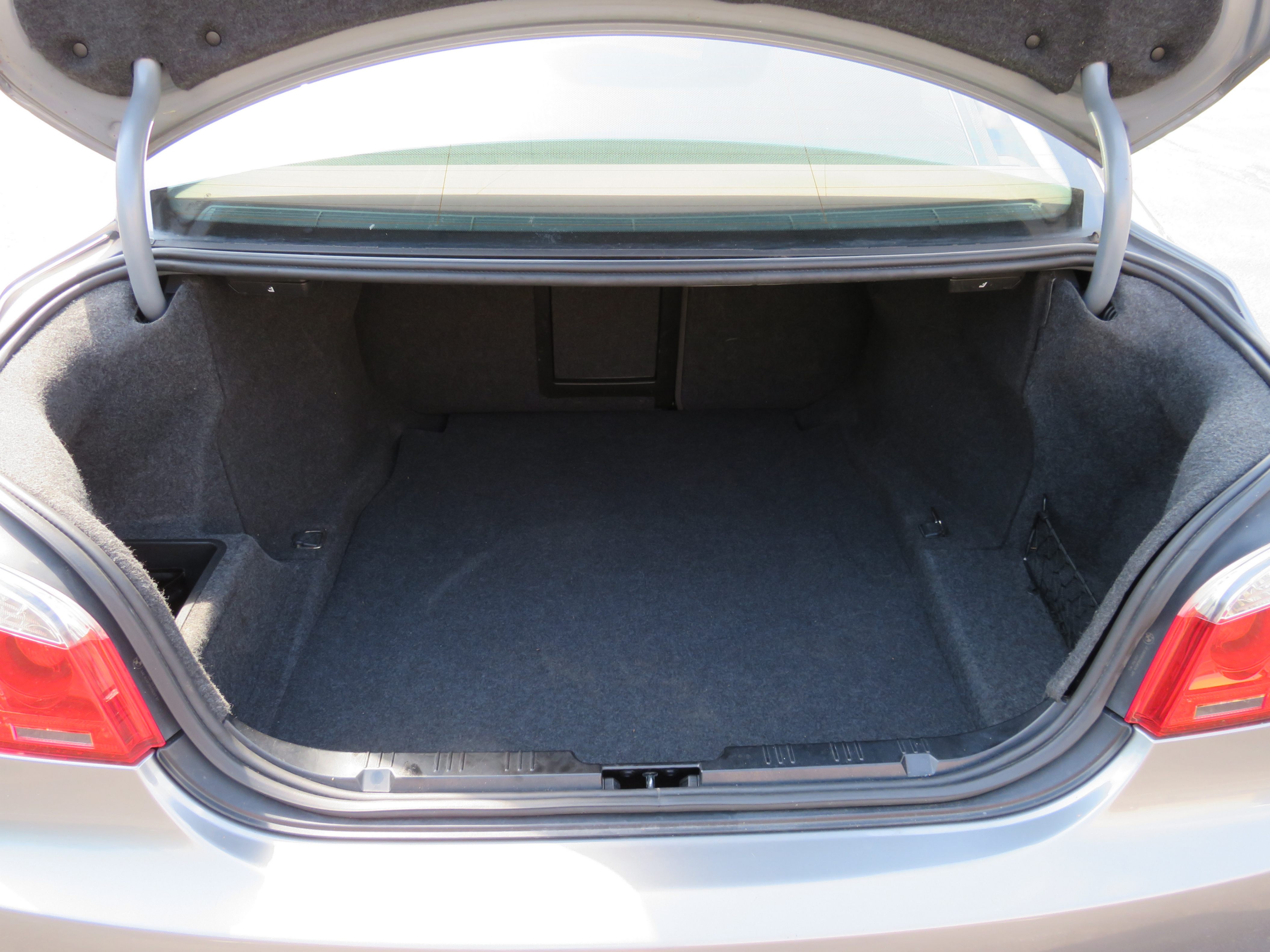 /laautomotive/2009-BMW-5Series-28730747081445696.jpg