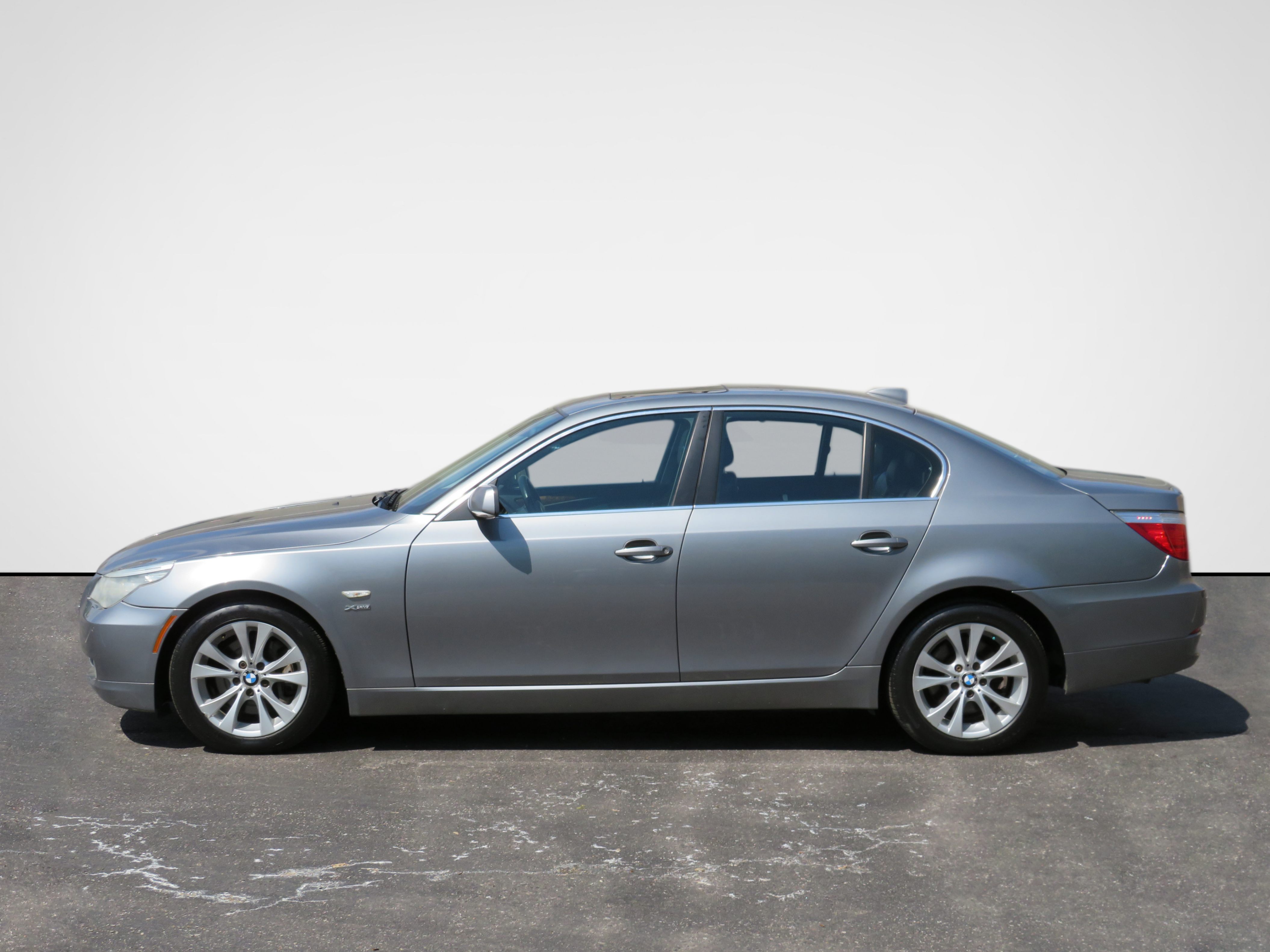 /laautomotive/2009-BMW-5Series-5655073162719053.jpg