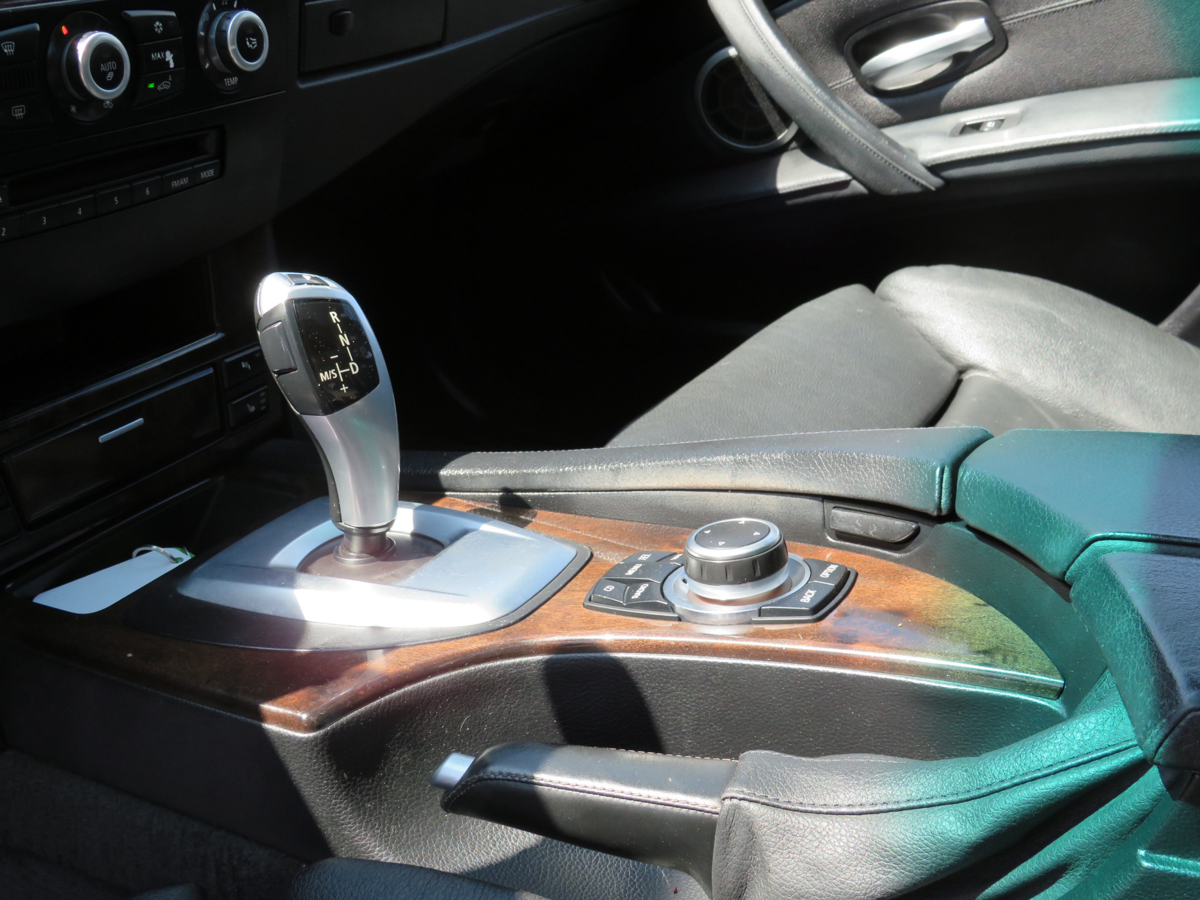 /laautomotive/2009-BMW-5Series-9512720647554243.jpg