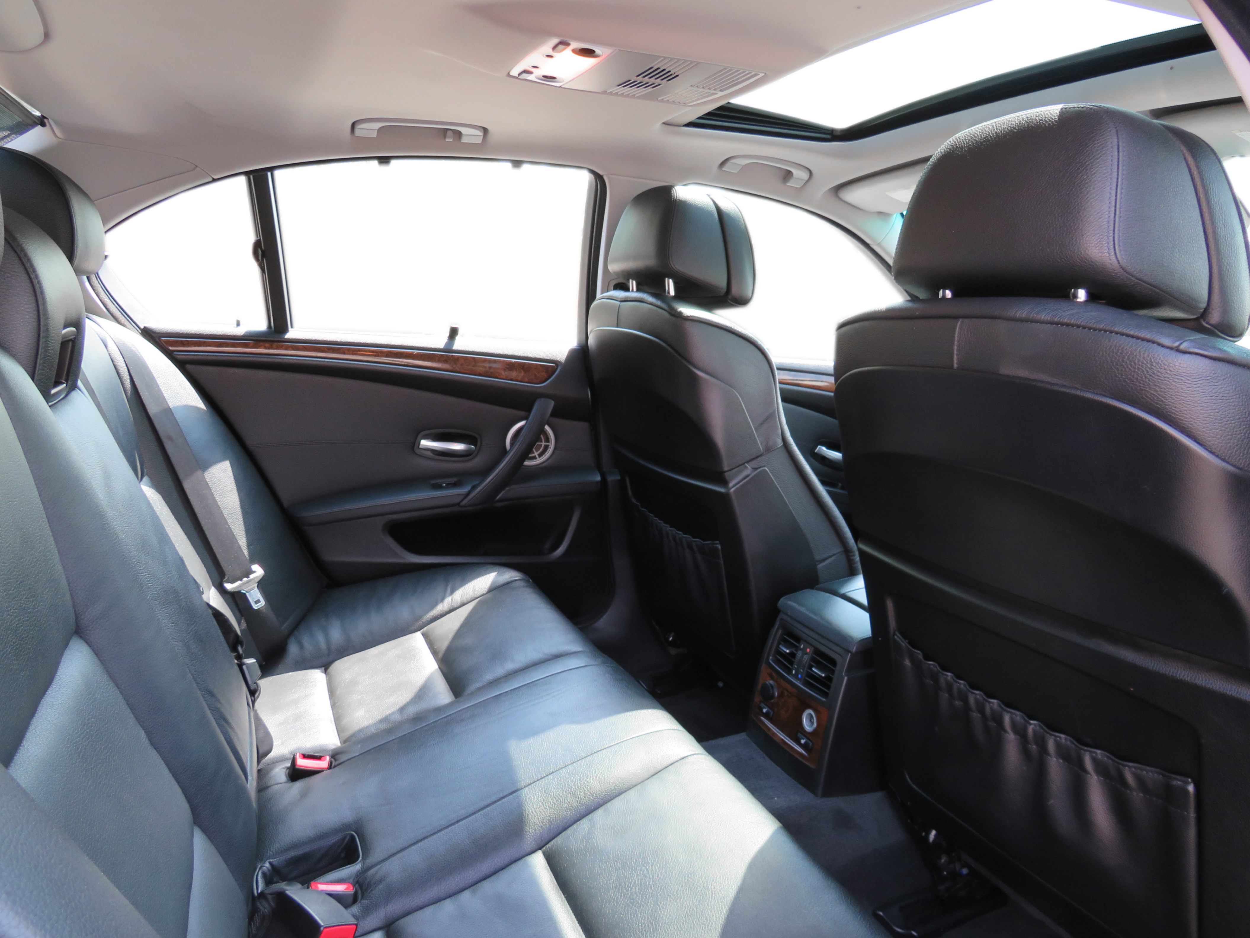 /laautomotive/2009-BMW-5Series-9561624428813316.jpg