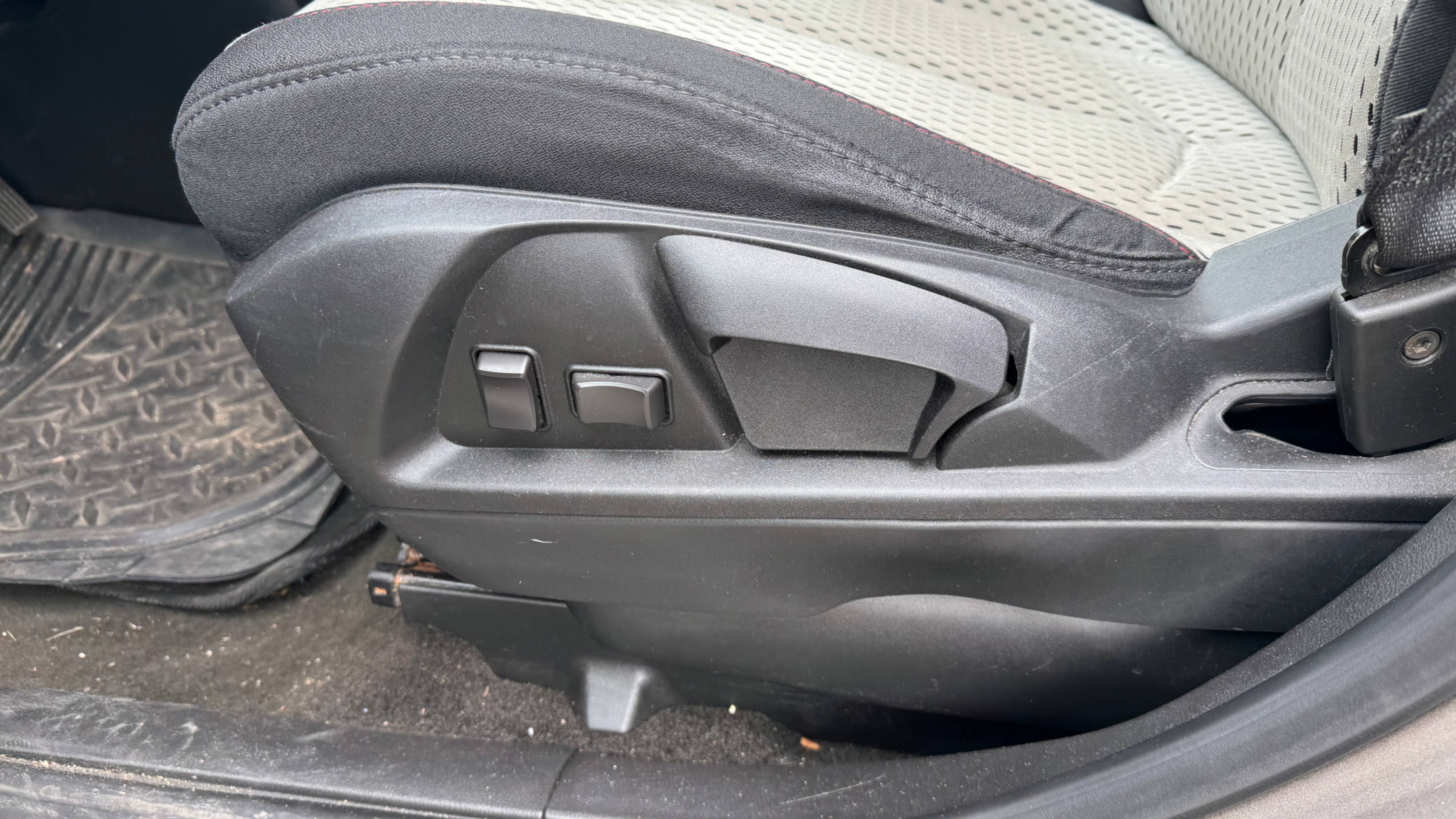 /laautomotive/2010-Chevrolet-Equinox-07836496624326528.jpg