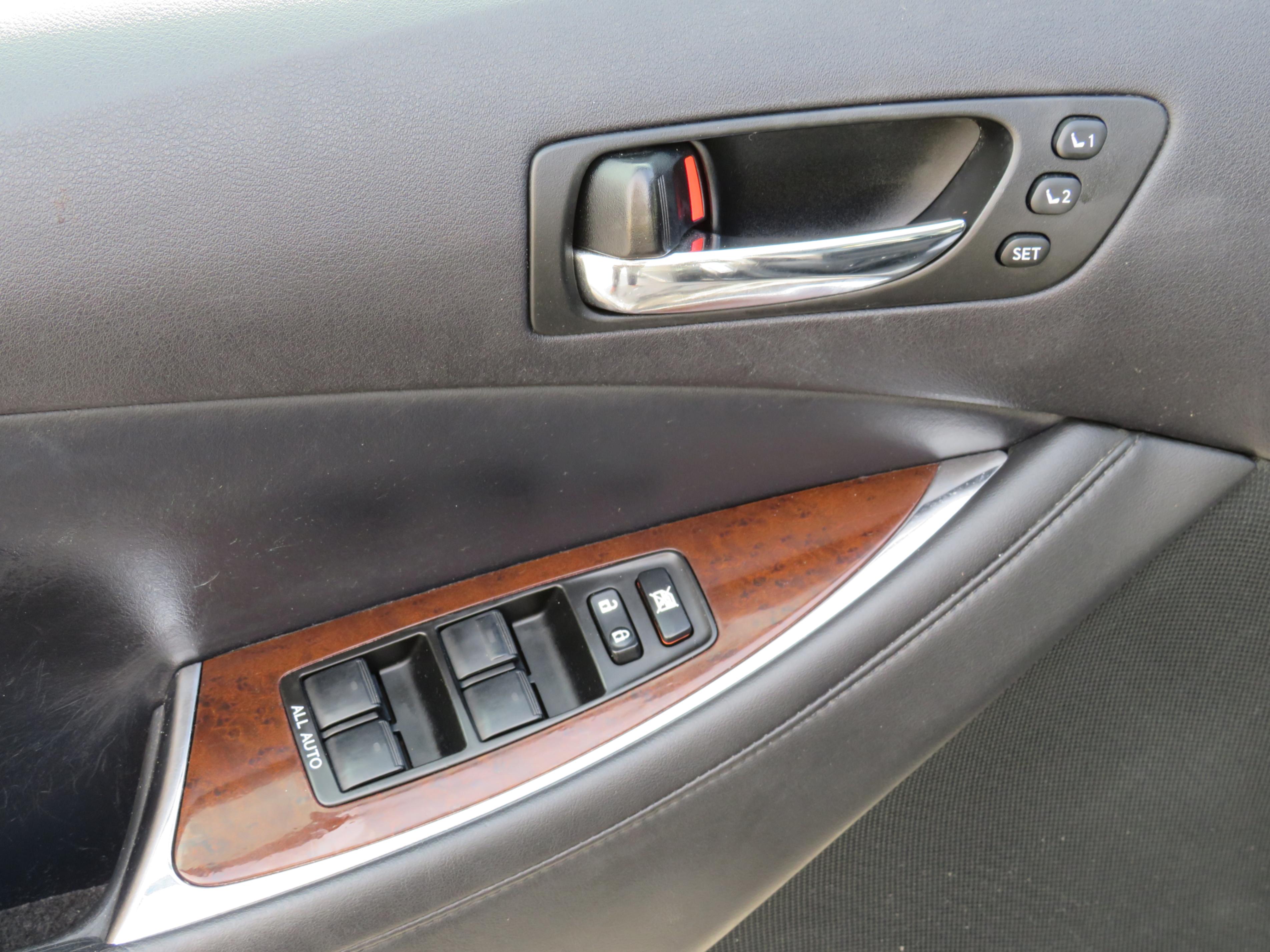 /laautomotive/2010-Lexus-ES350-01060362682661209.jpg