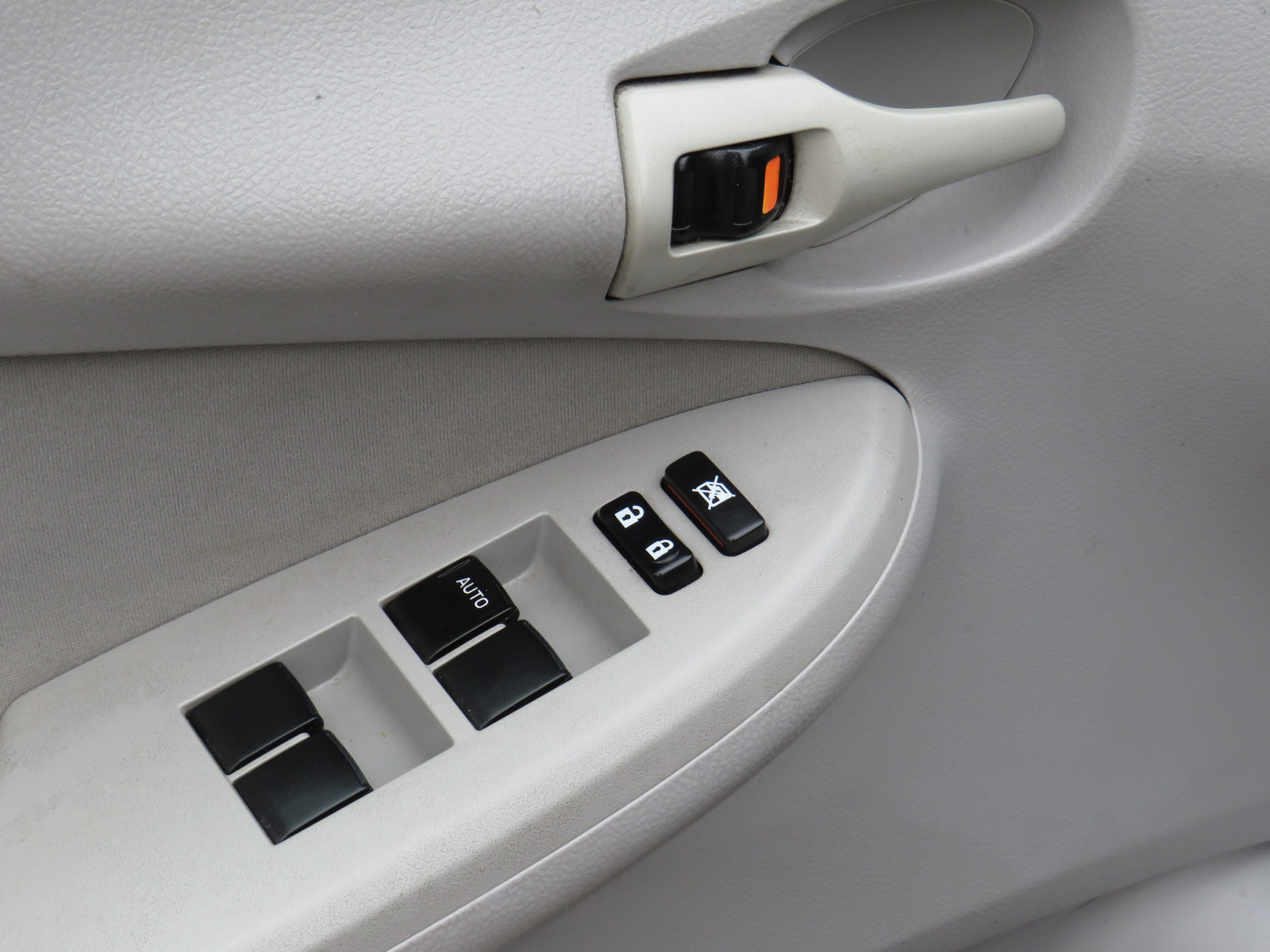 /laautomotive/2010-Toyota-Corolla-05481098936717821.jpg