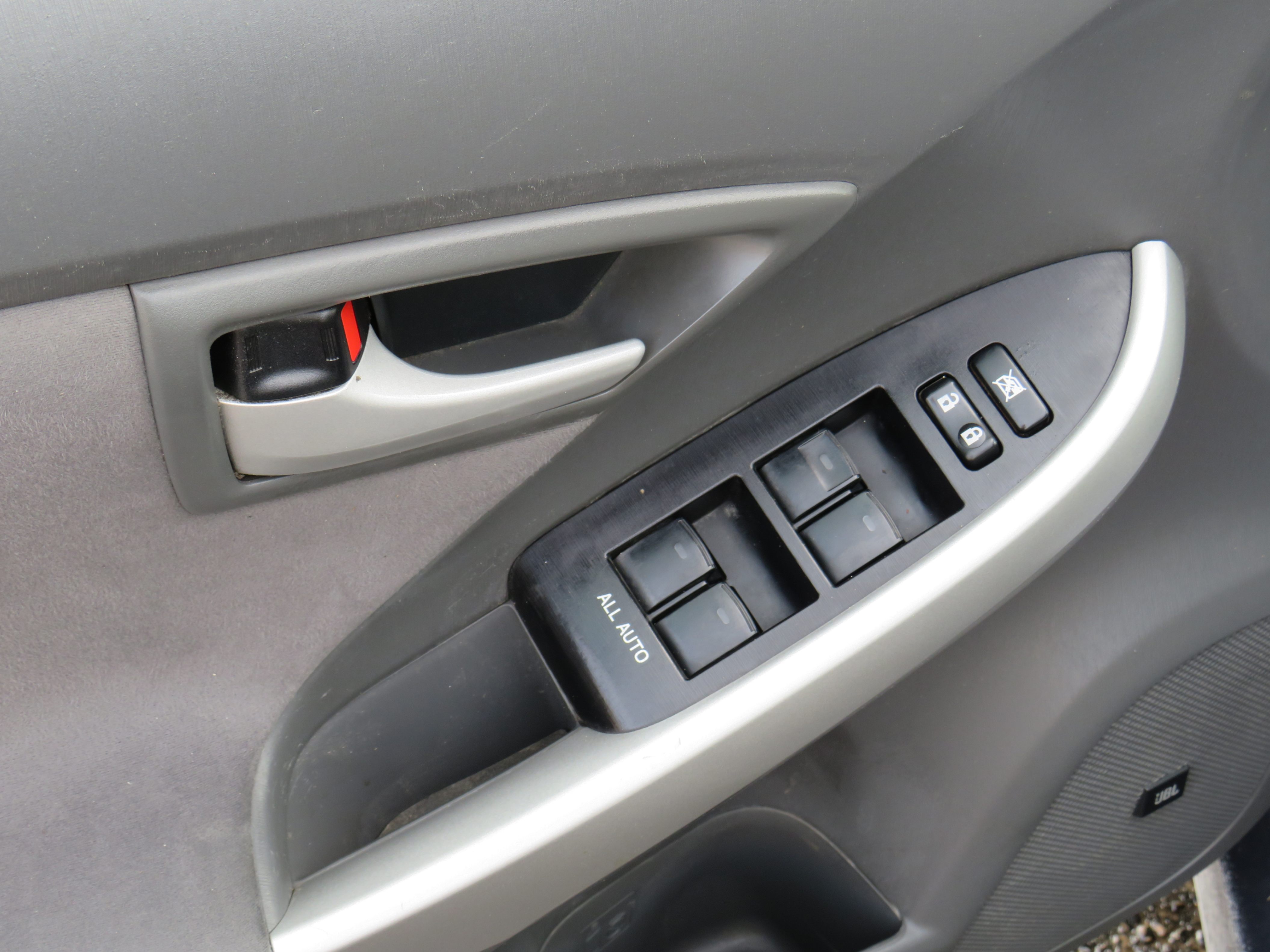 /laautomotive/2010-Toyota-Prius-0364237060290058.jpg