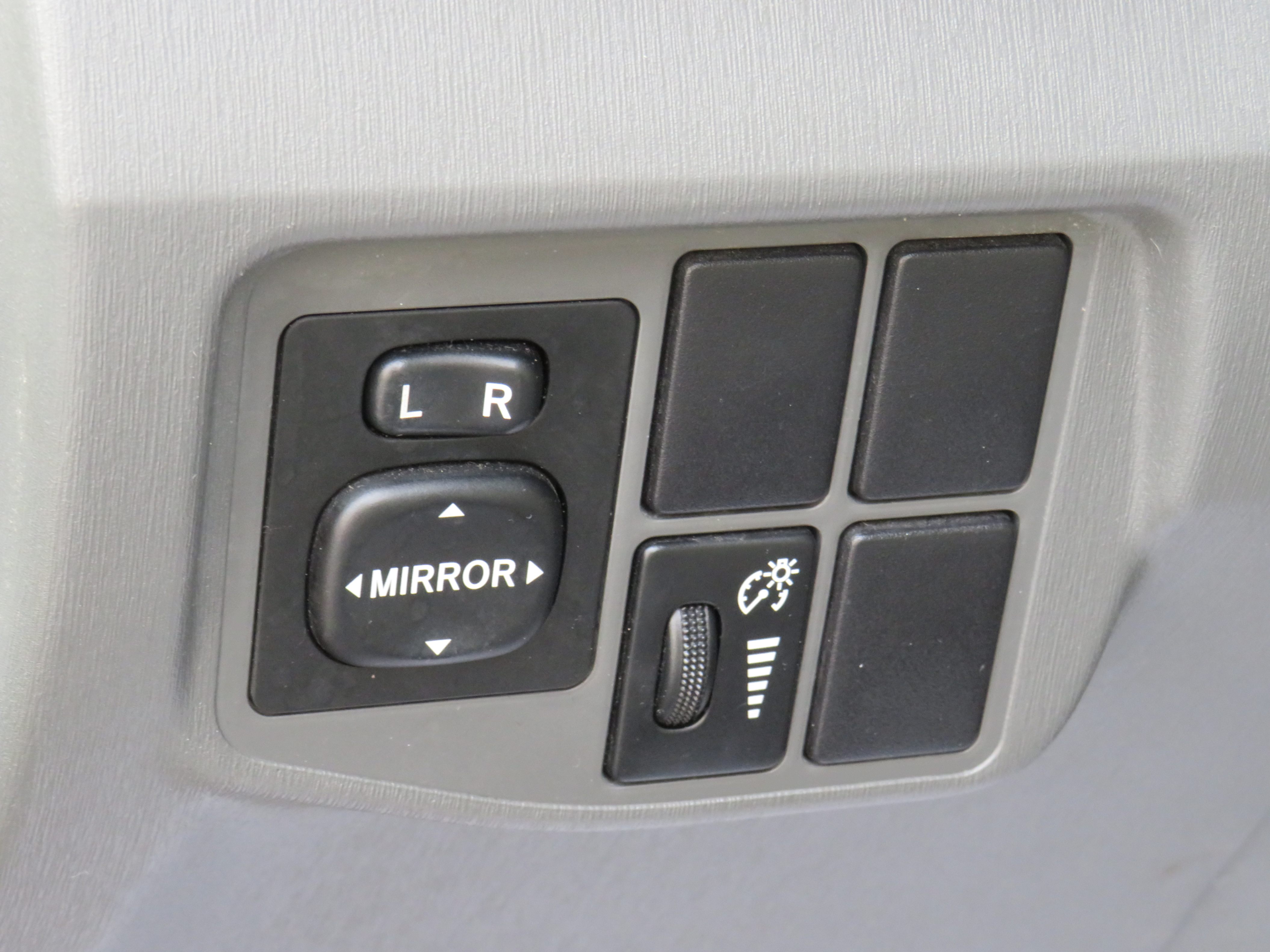 /laautomotive/2010-Toyota-Prius-11991979504362082.jpg