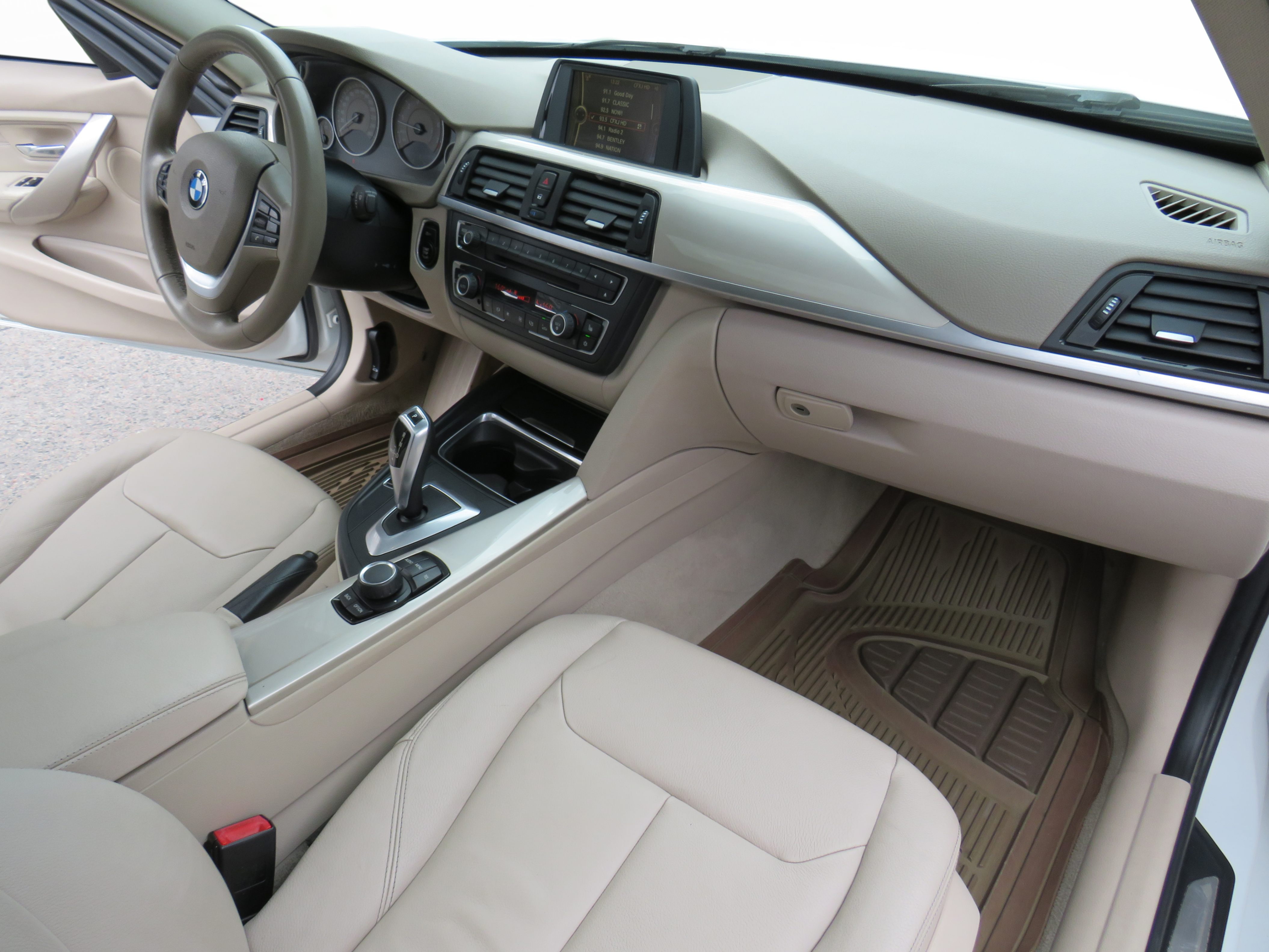 /laautomotive/2012-BMW-3Series-010997557027829785.jpg