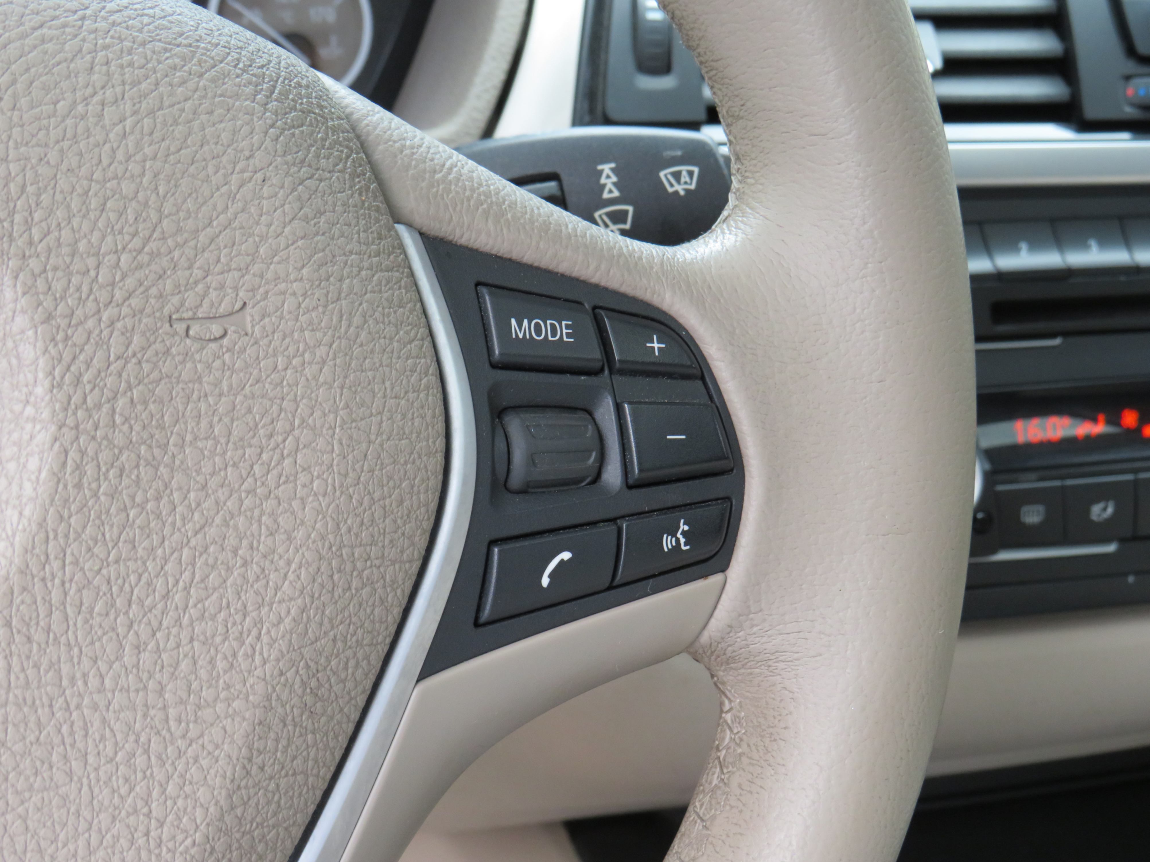 /laautomotive/2012-BMW-3Series-6815335121844917.jpg
