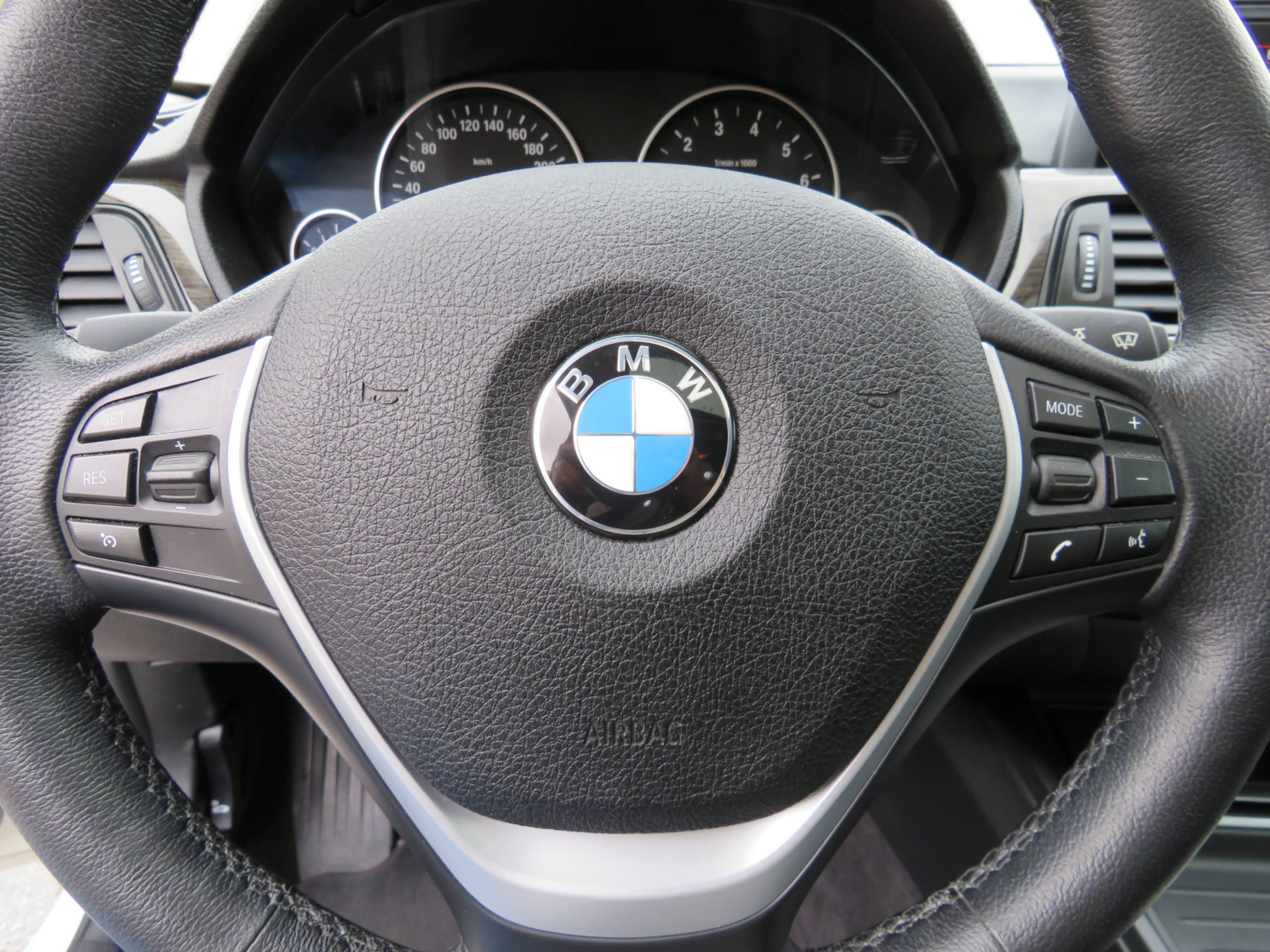 /laautomotive/2013-BMW-3-Series-12853228371131076.jpg