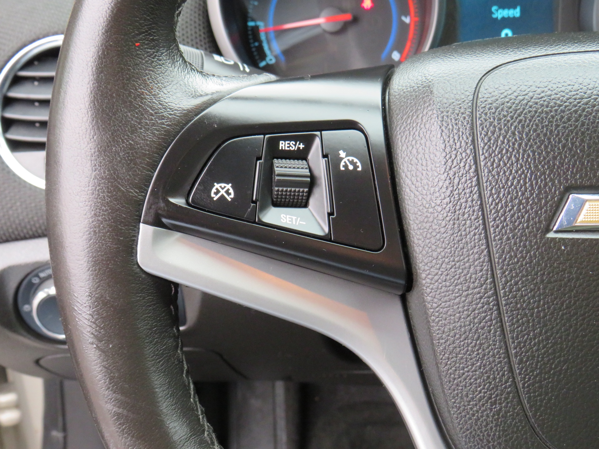 /laautomotive/2013-Chevrolet-Cruze-09866896954557447.jpg