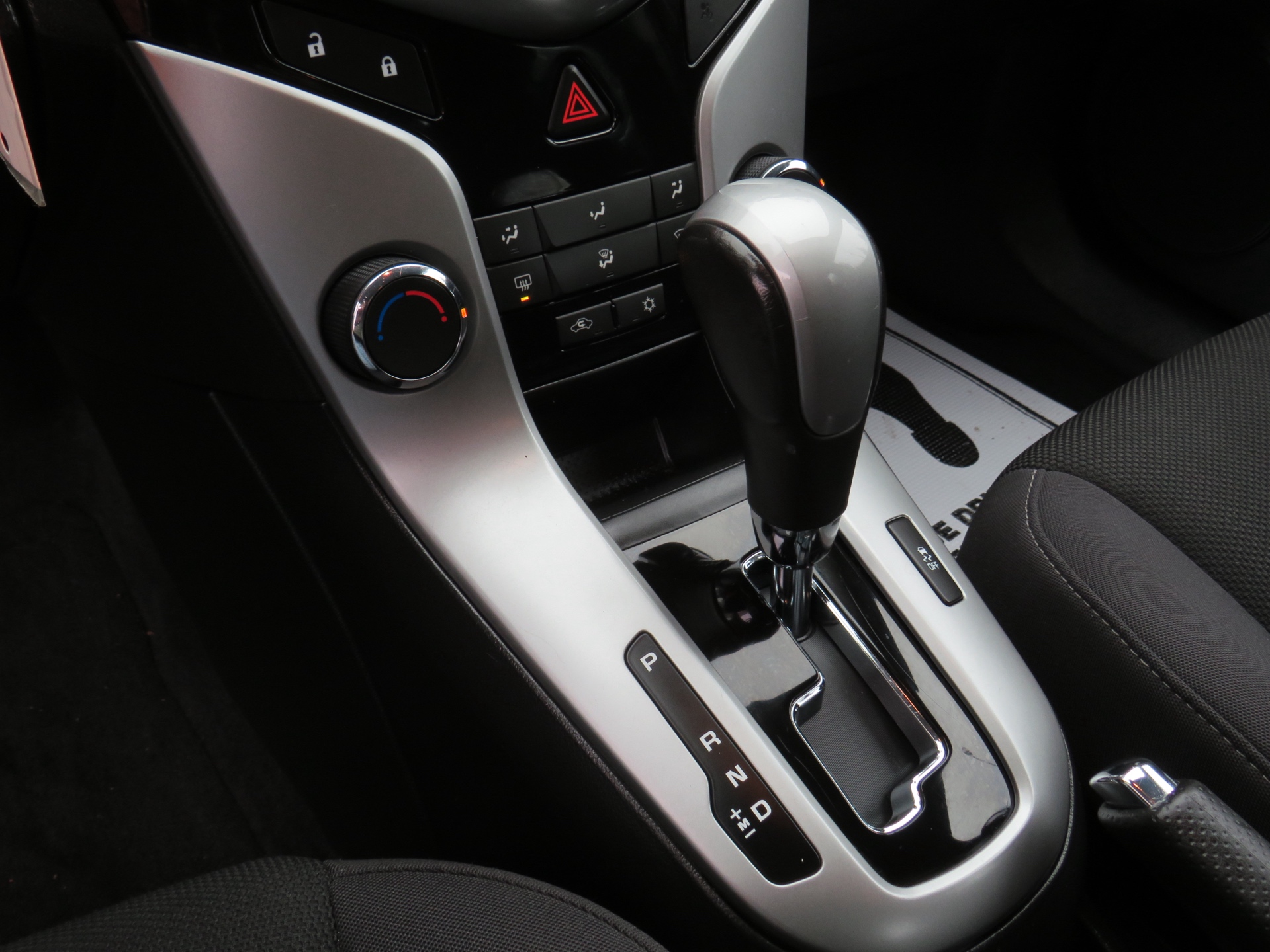 /laautomotive/2013-Chevrolet-Cruze-10112911084611276.jpg