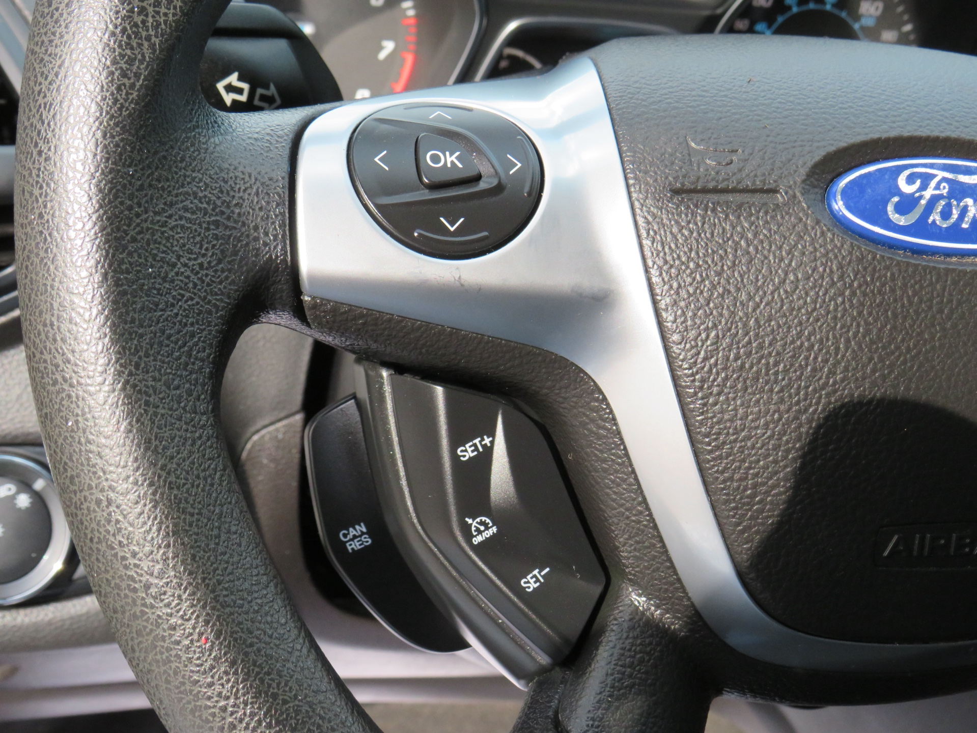 /laautomotive/2013-Ford-Escape-17325847348616086.jpg