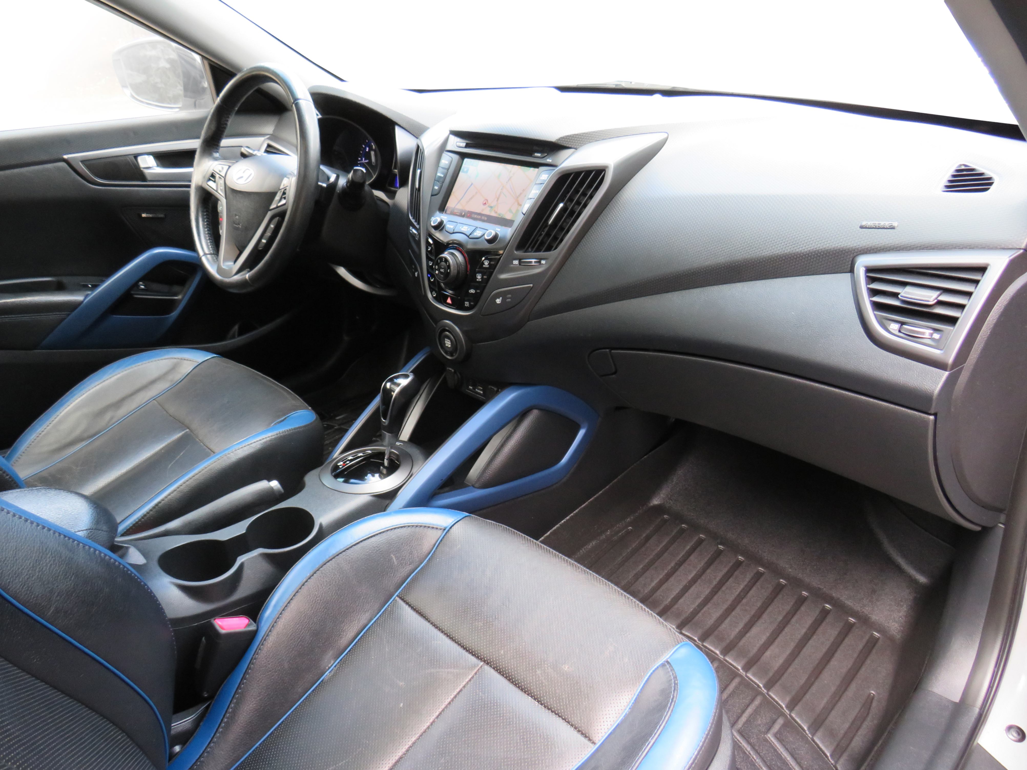 /laautomotive/2013-Hyundai-Veloster-041185222957785594.jpg