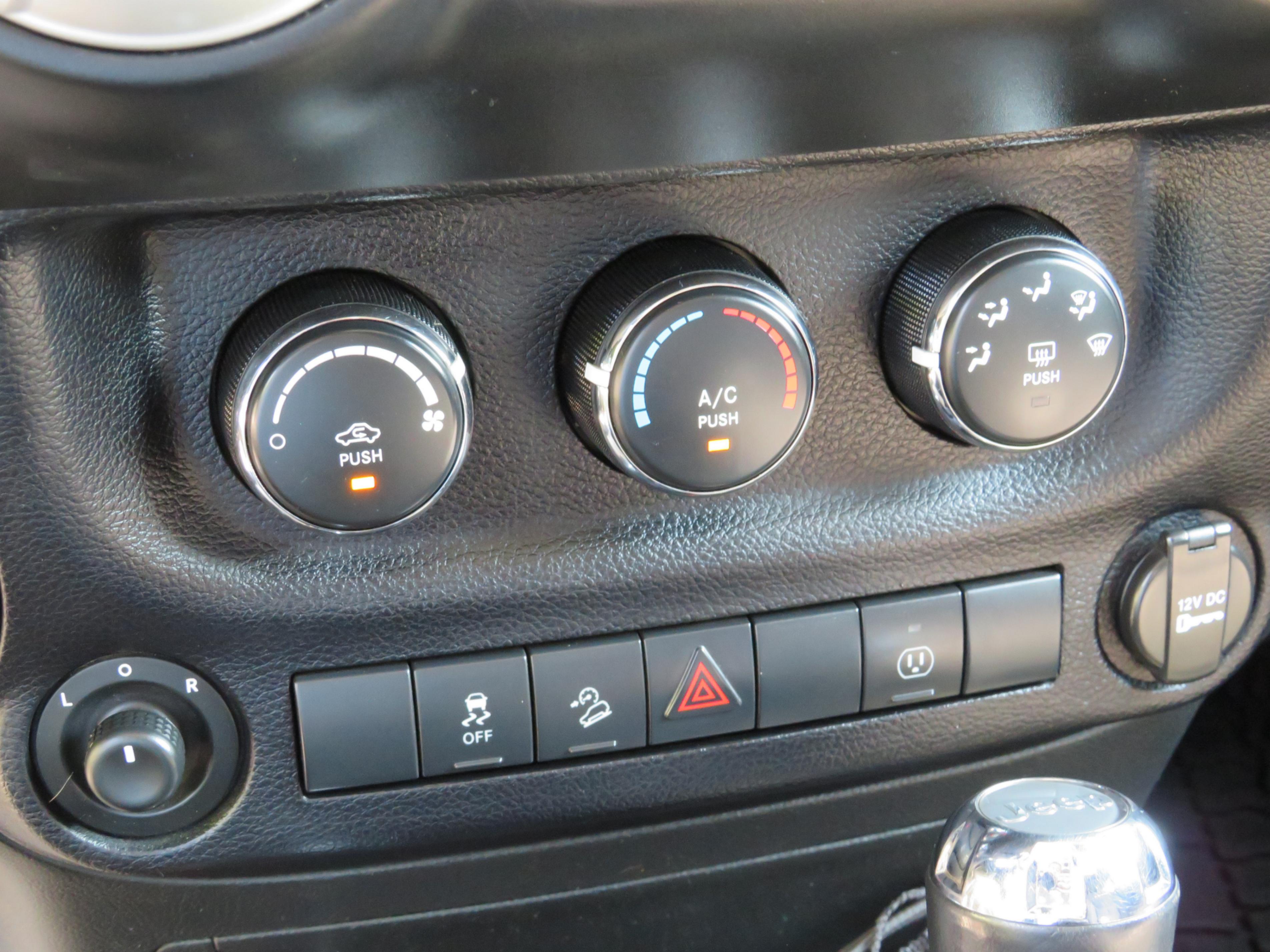 /laautomotive/2013-Jeep-Wrangler-6227700379008942.jpg