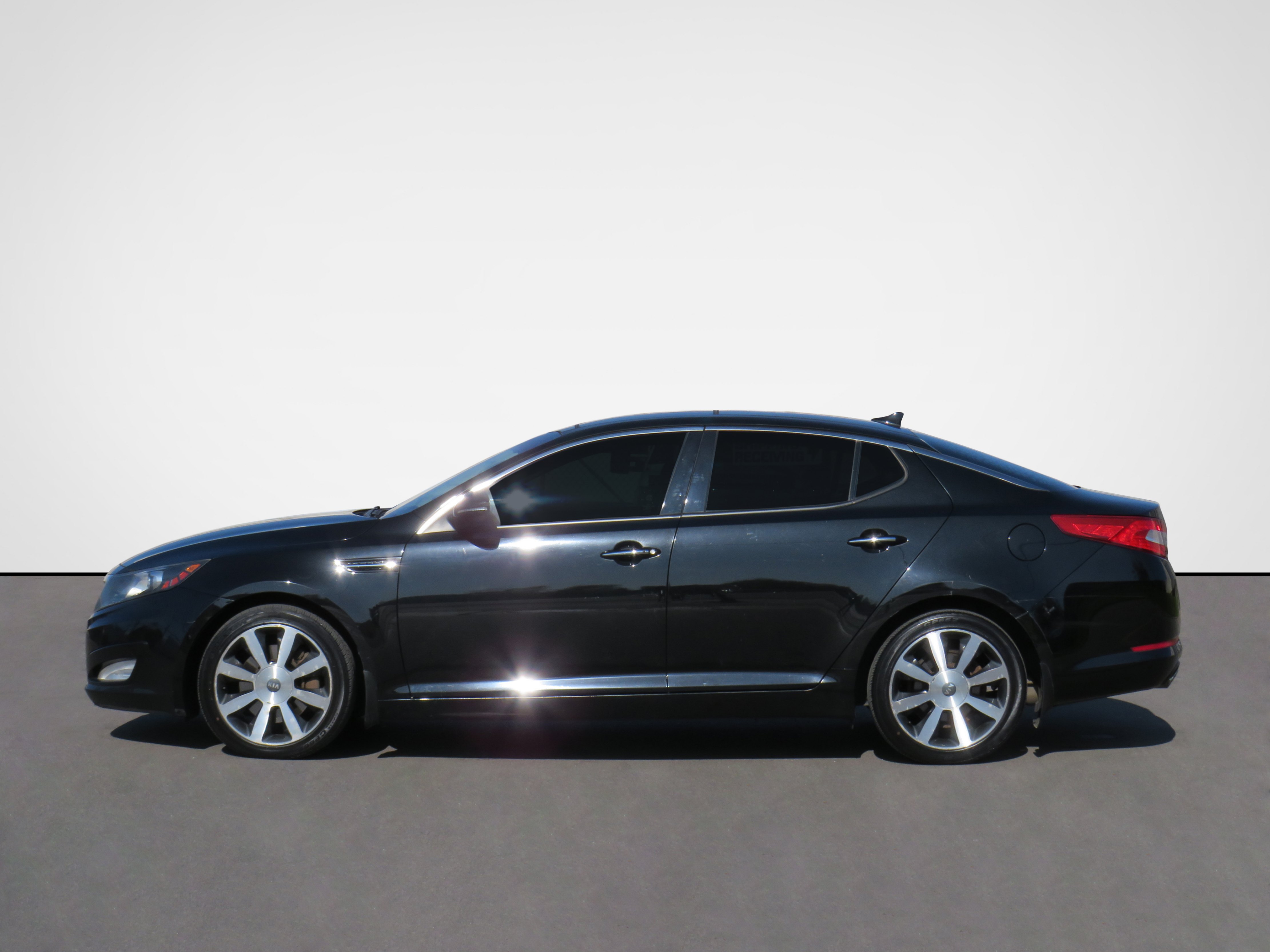 /laautomotive/2013-Kia-Optima-3894659534929361.jpg