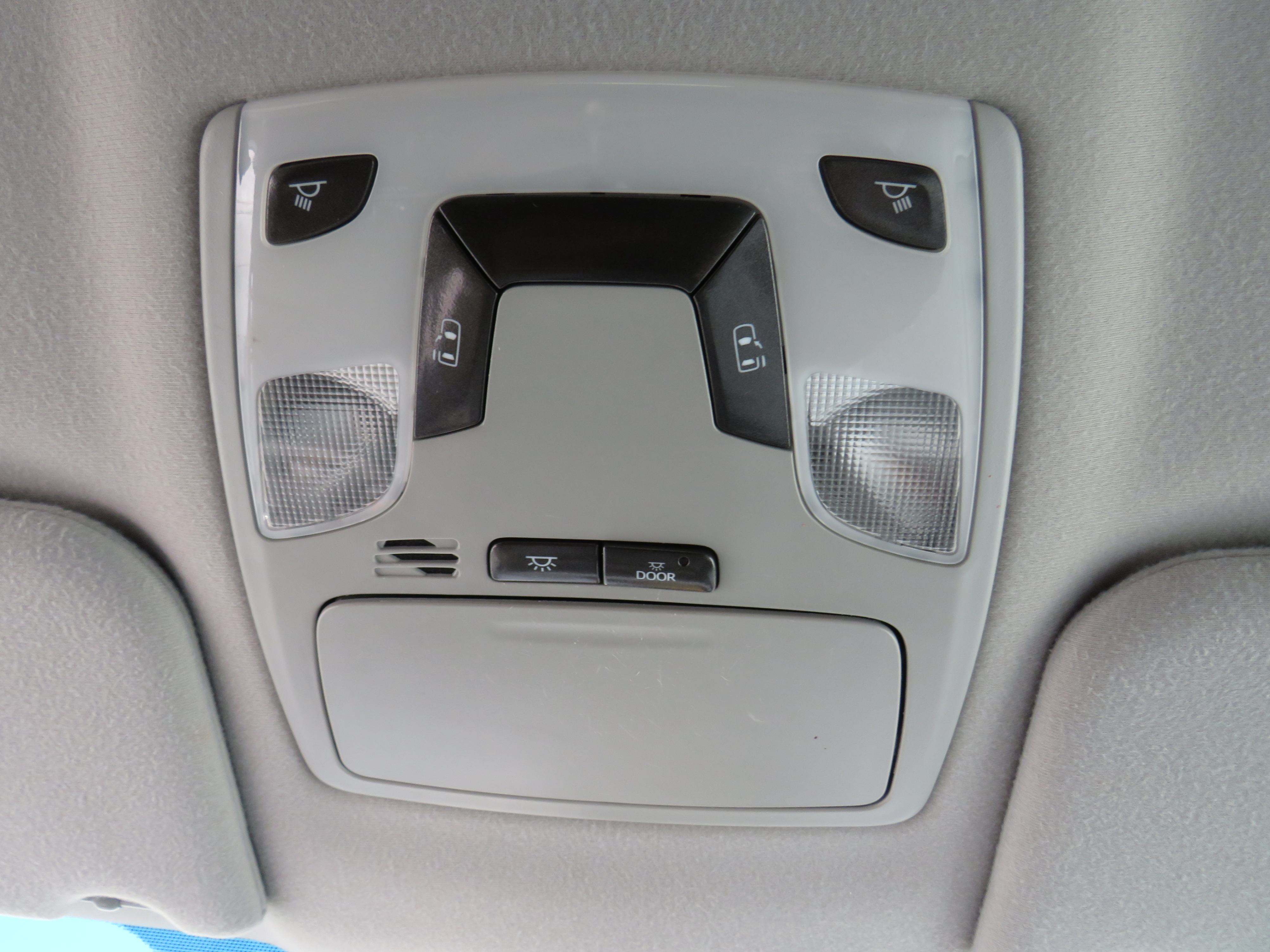 /laautomotive/2013-Toyota-Sienna-2799842810219424.jpg