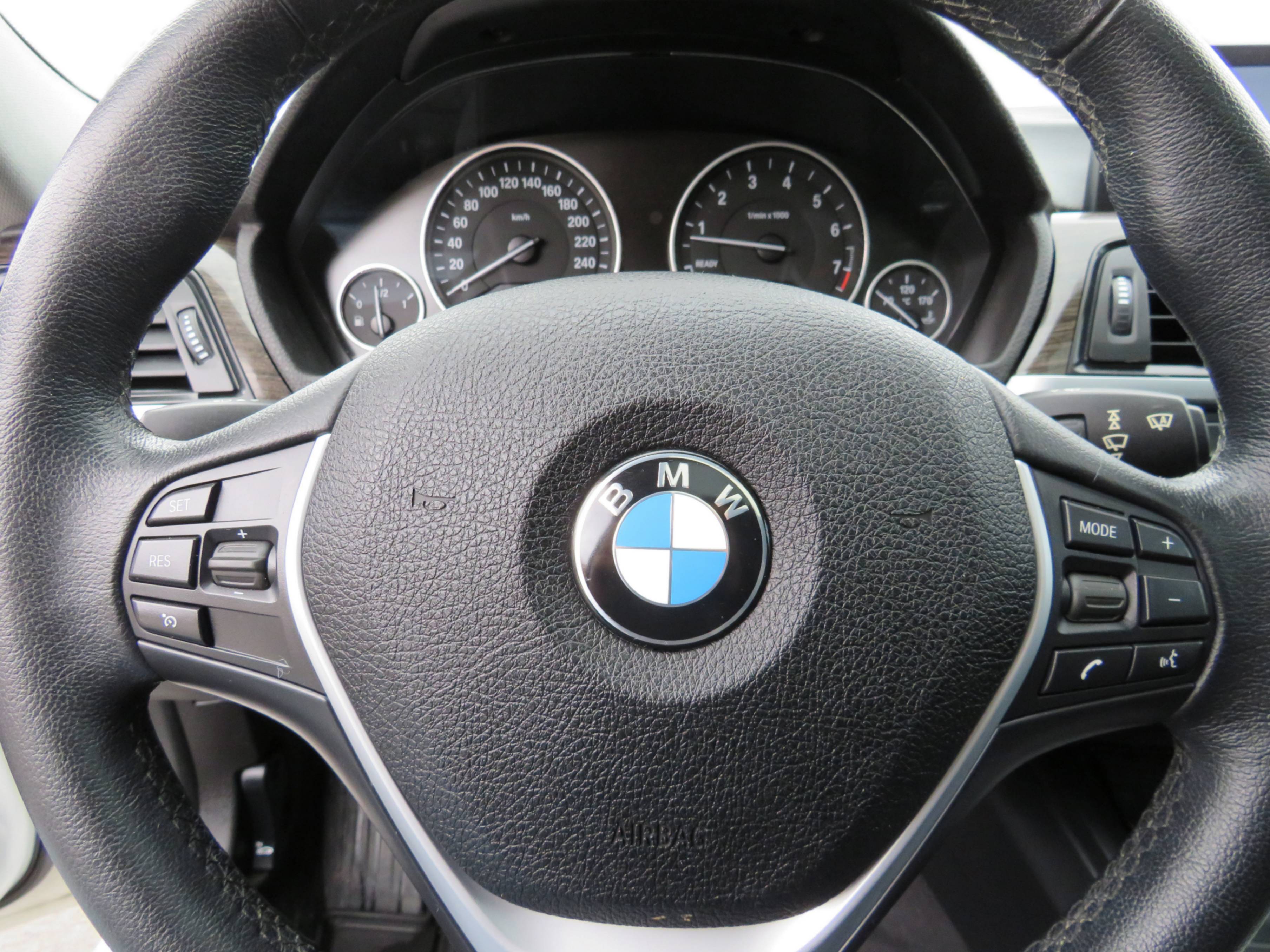 /laautomotive/2014-BMW-3-Series-24654107894892308.jpg