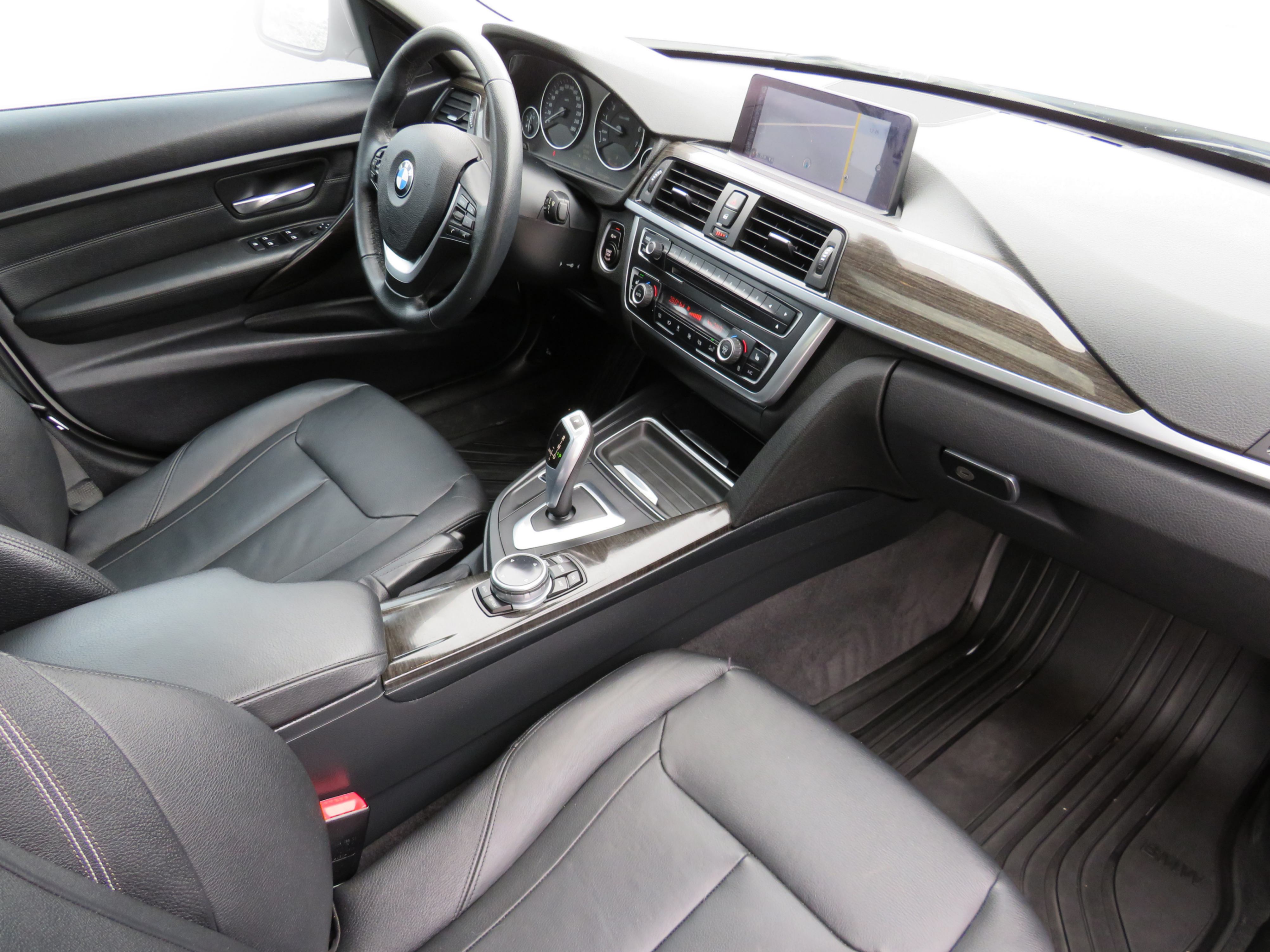 /laautomotive/2014-BMW-3-Series-5113999181767266.jpg