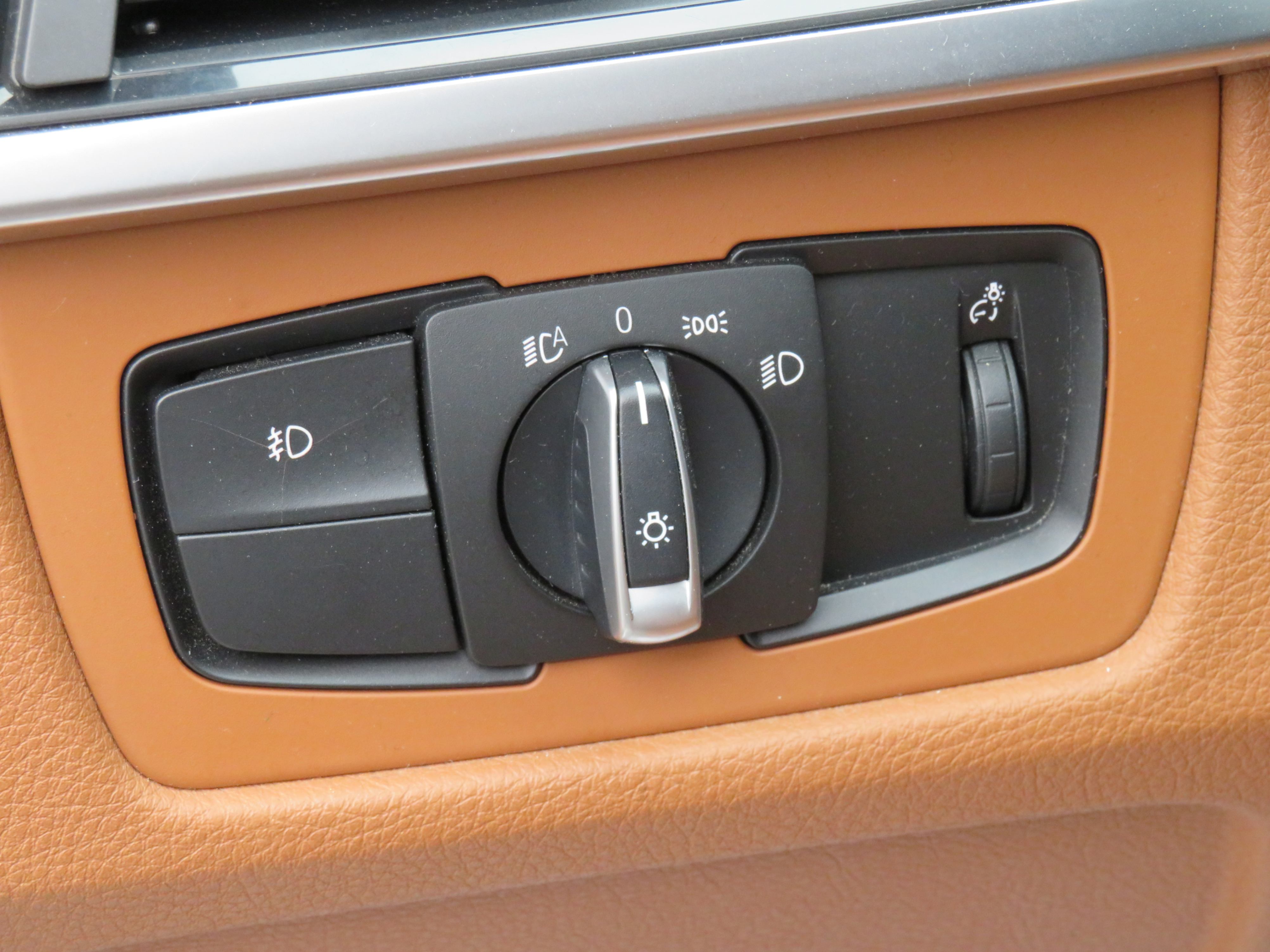 /laautomotive/2014-BMW-3Series-3565085889859616.jpg