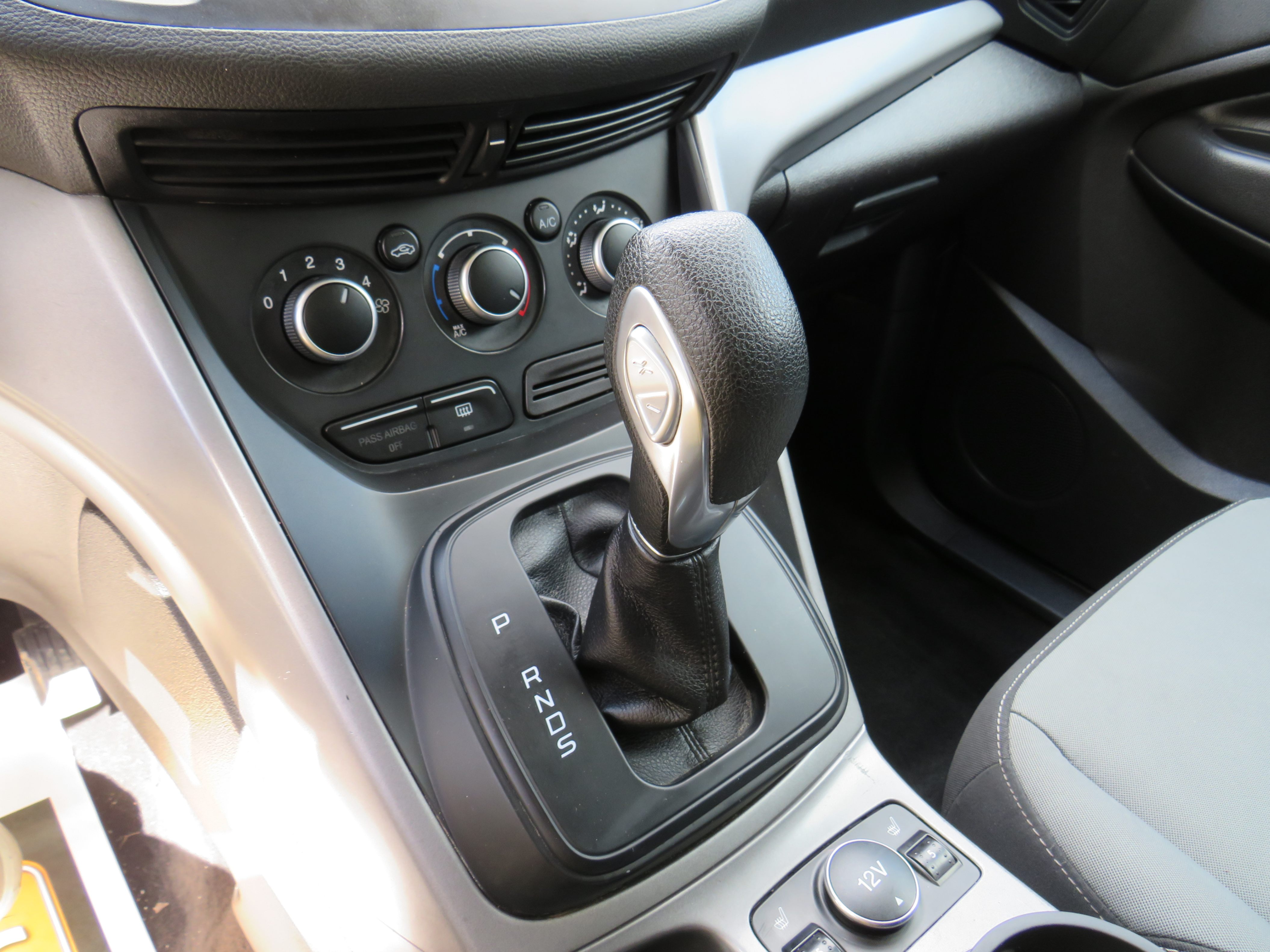 /laautomotive/2014-Ford-Escape-13440377480074495.jpg