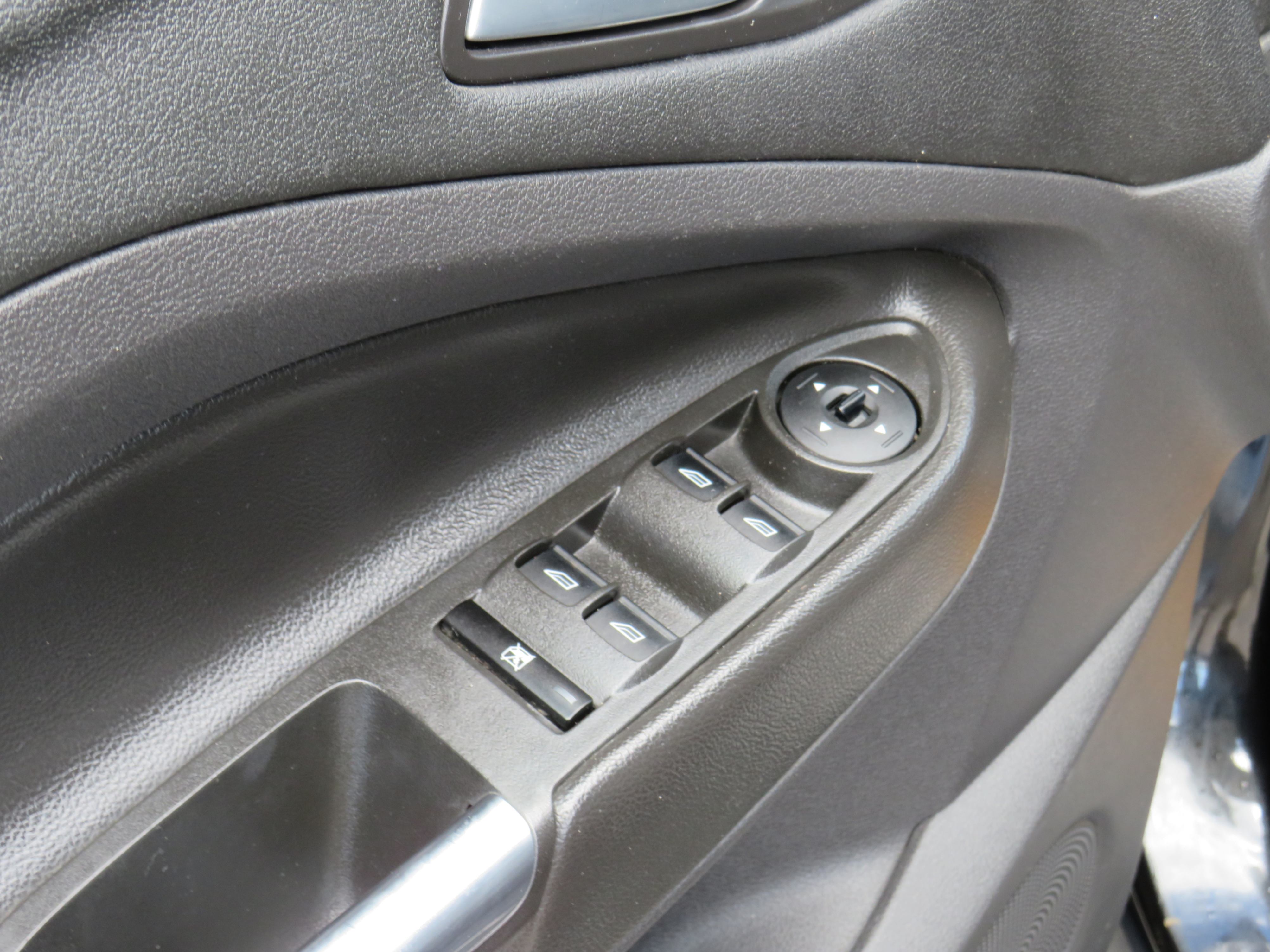 /laautomotive/2014-Ford-Escape-2037668184300987.jpg