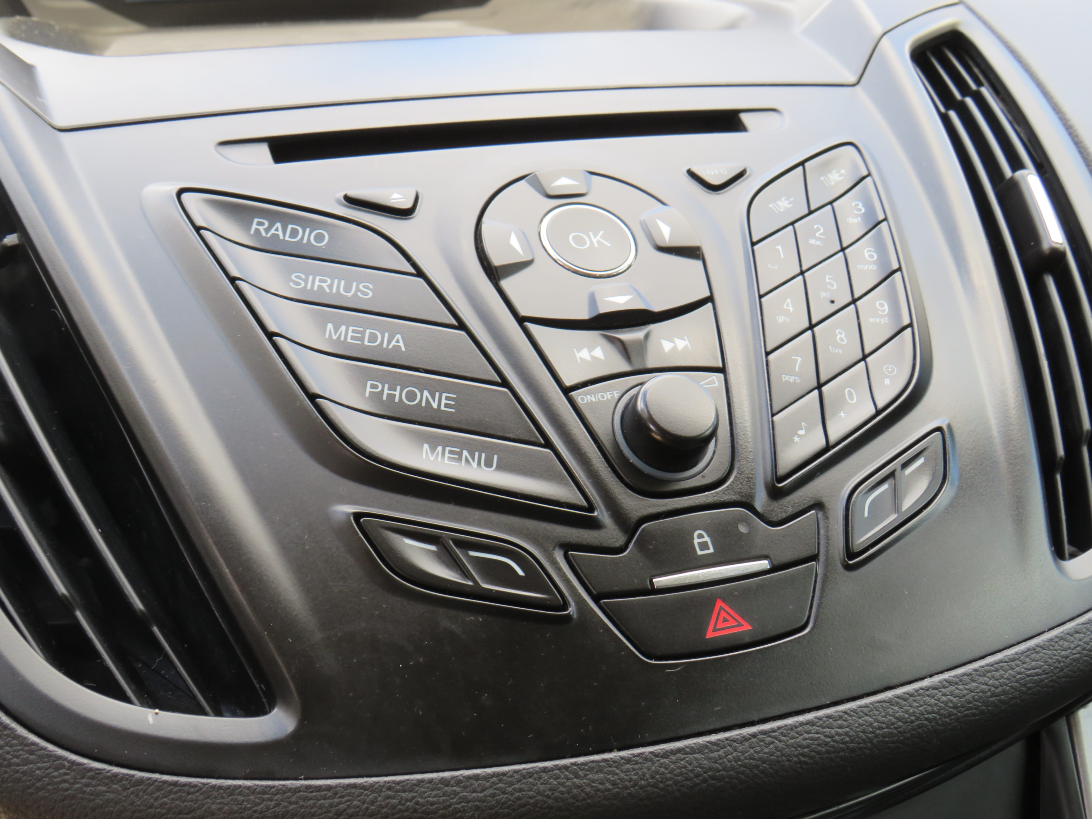 /laautomotive/2014-Ford-Escape-4485775761255537.jpg