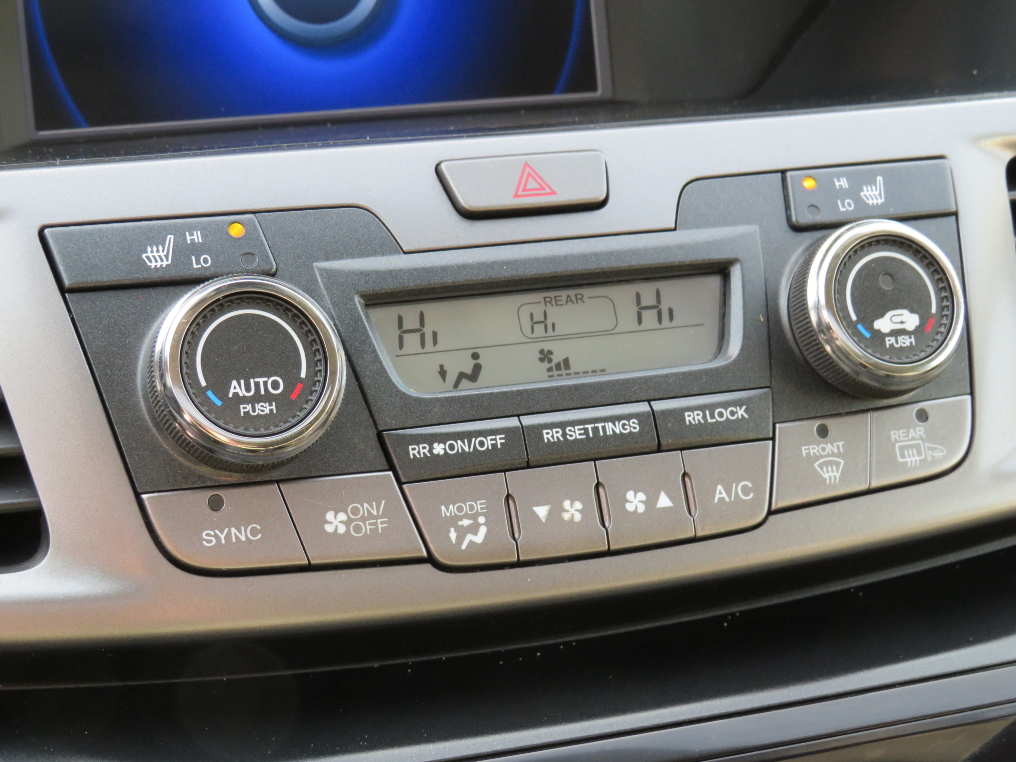 /laautomotive/2014-Honda-Odyssey-2516694385329892.jpg