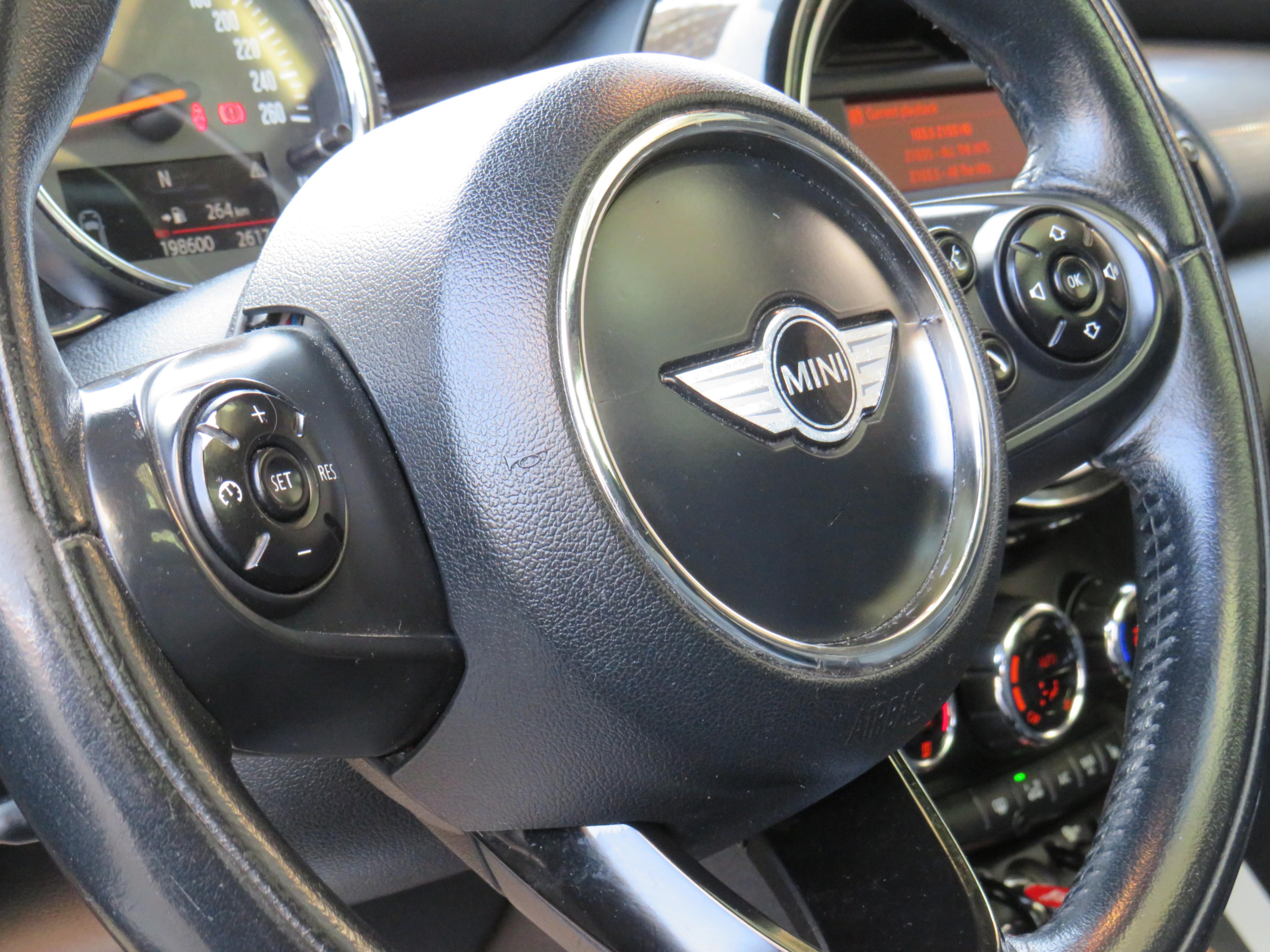 /laautomotive/2014-MINI-CooperHardtop-5891519553372393.jpg