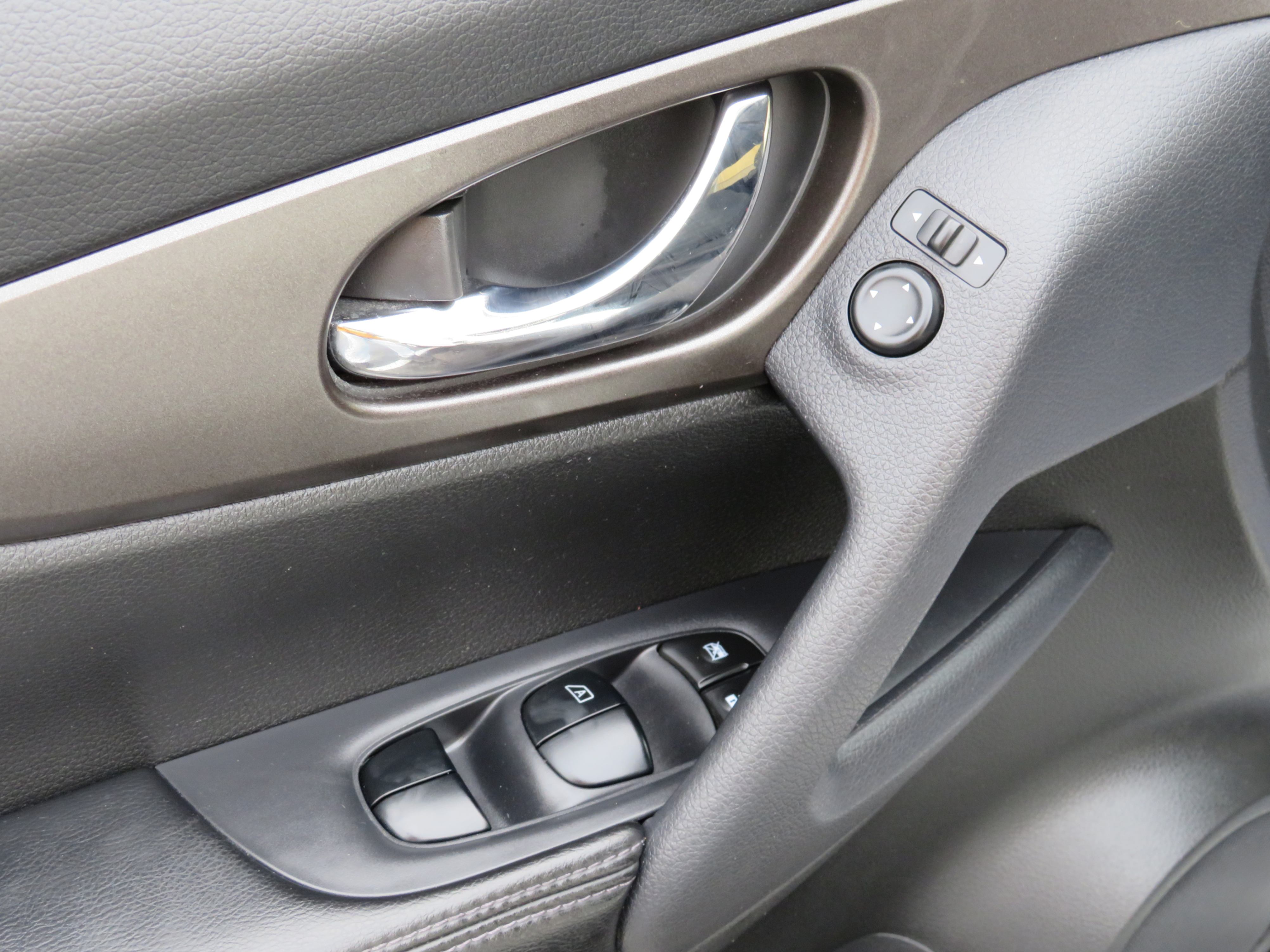 /laautomotive/2014-Nissan-Rogue-070893684363869.jpg