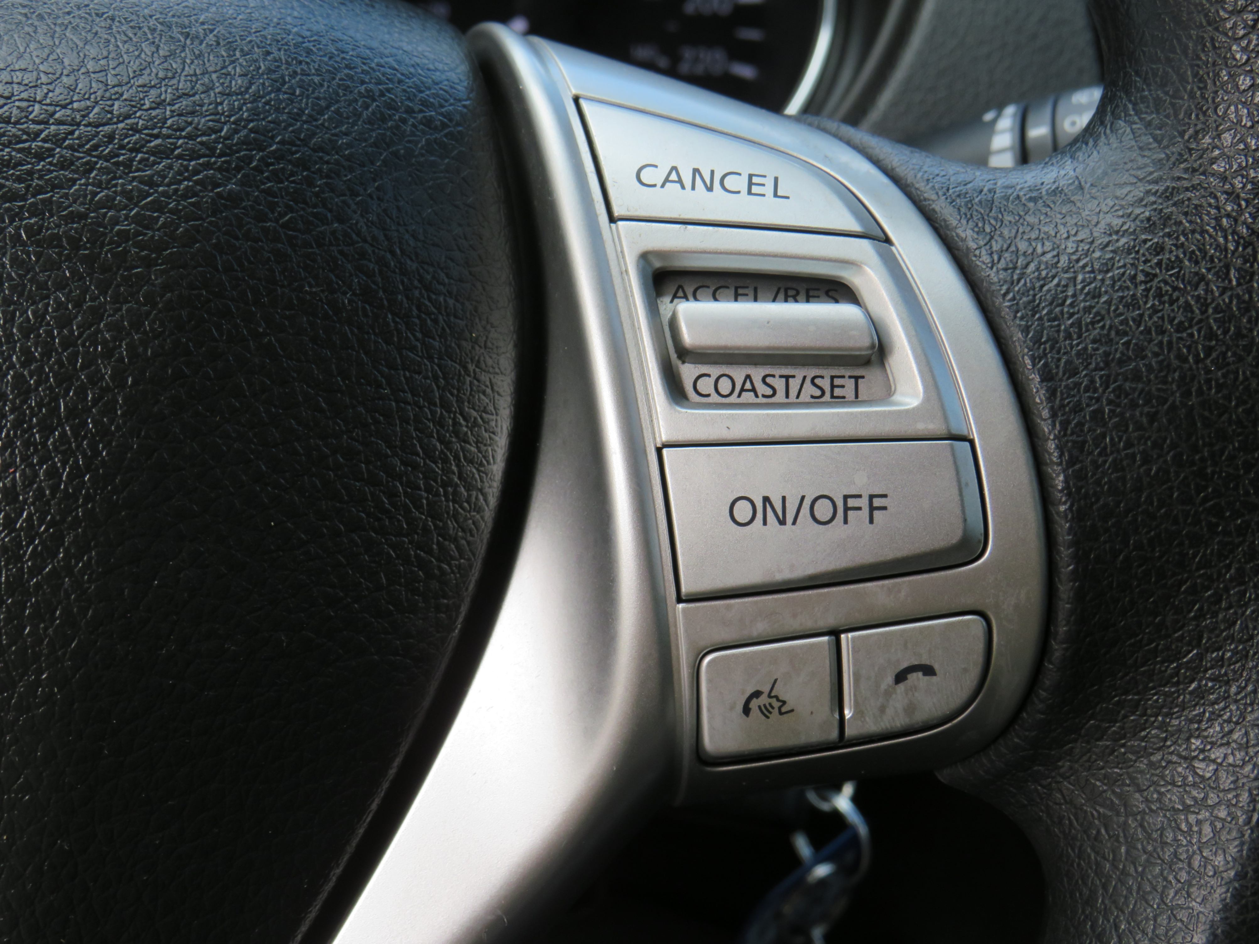 /laautomotive/2014-Nissan-Rogue-17020055718734306.jpg