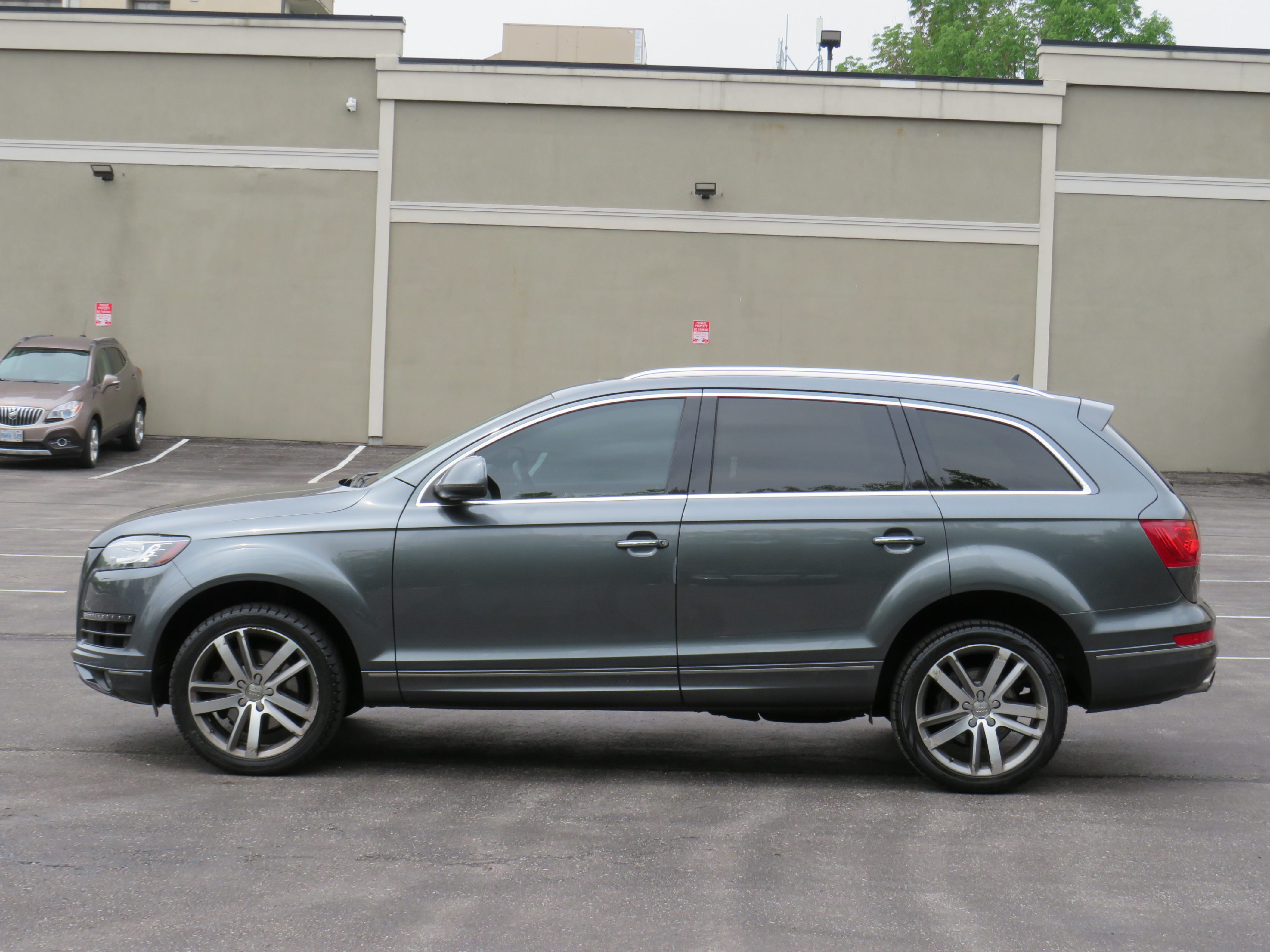/laautomotive/2015-Audi-Q7-367569042847516.jpg
