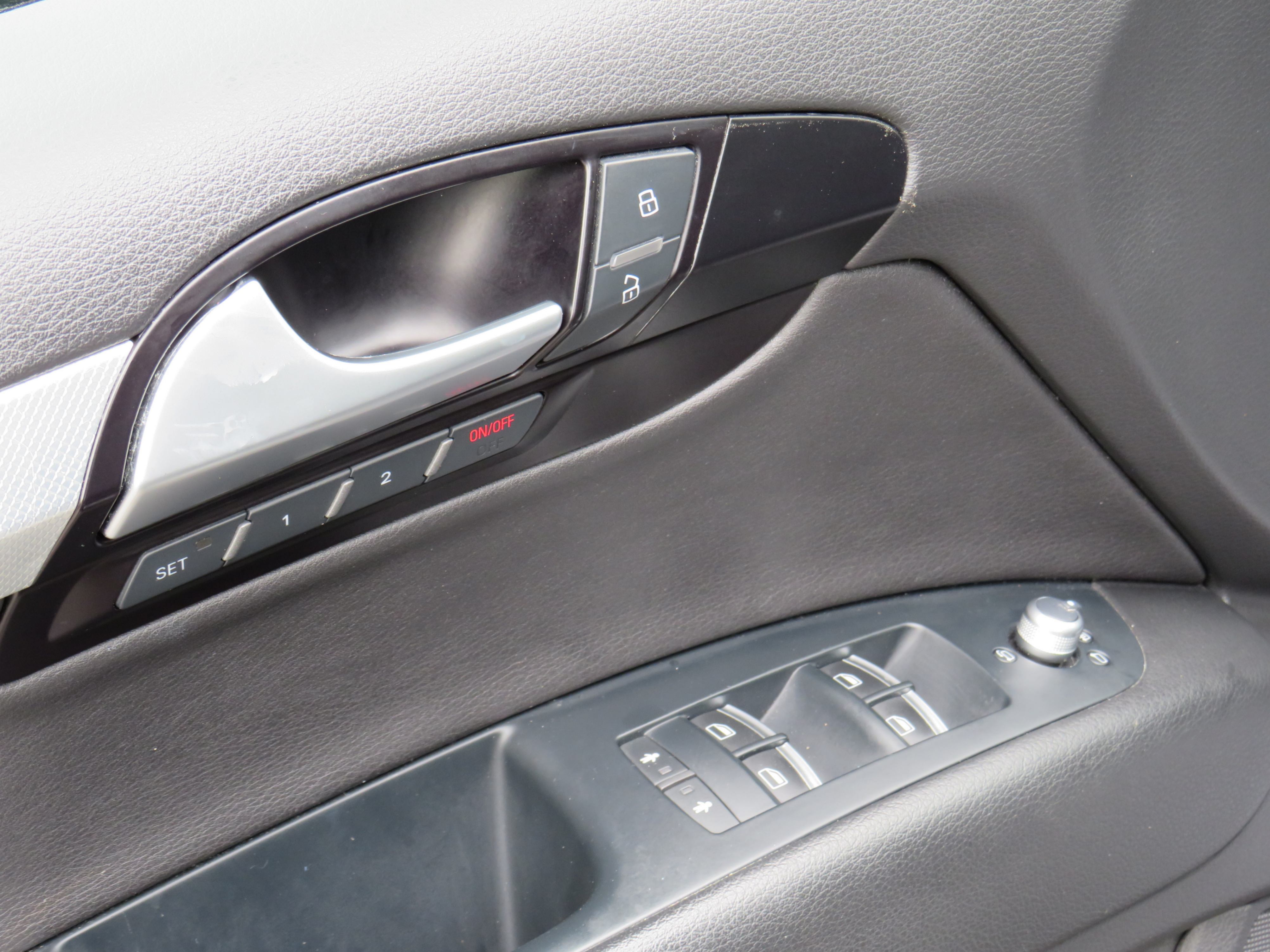 /laautomotive/2015-Audi-Q7-41330261648344147.jpg