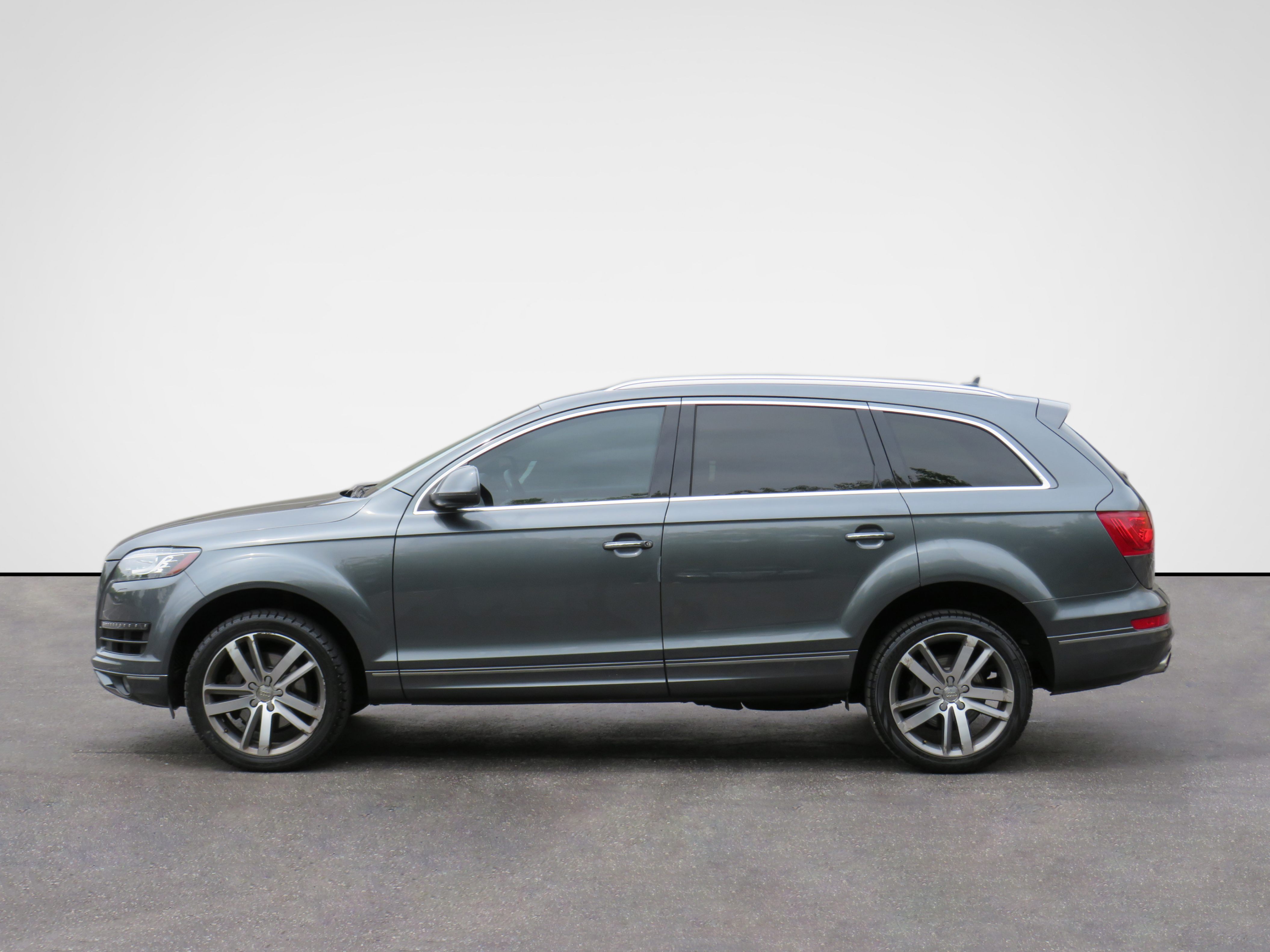 /laautomotive/2015-Audi-Q7-6155264870193116.jpg