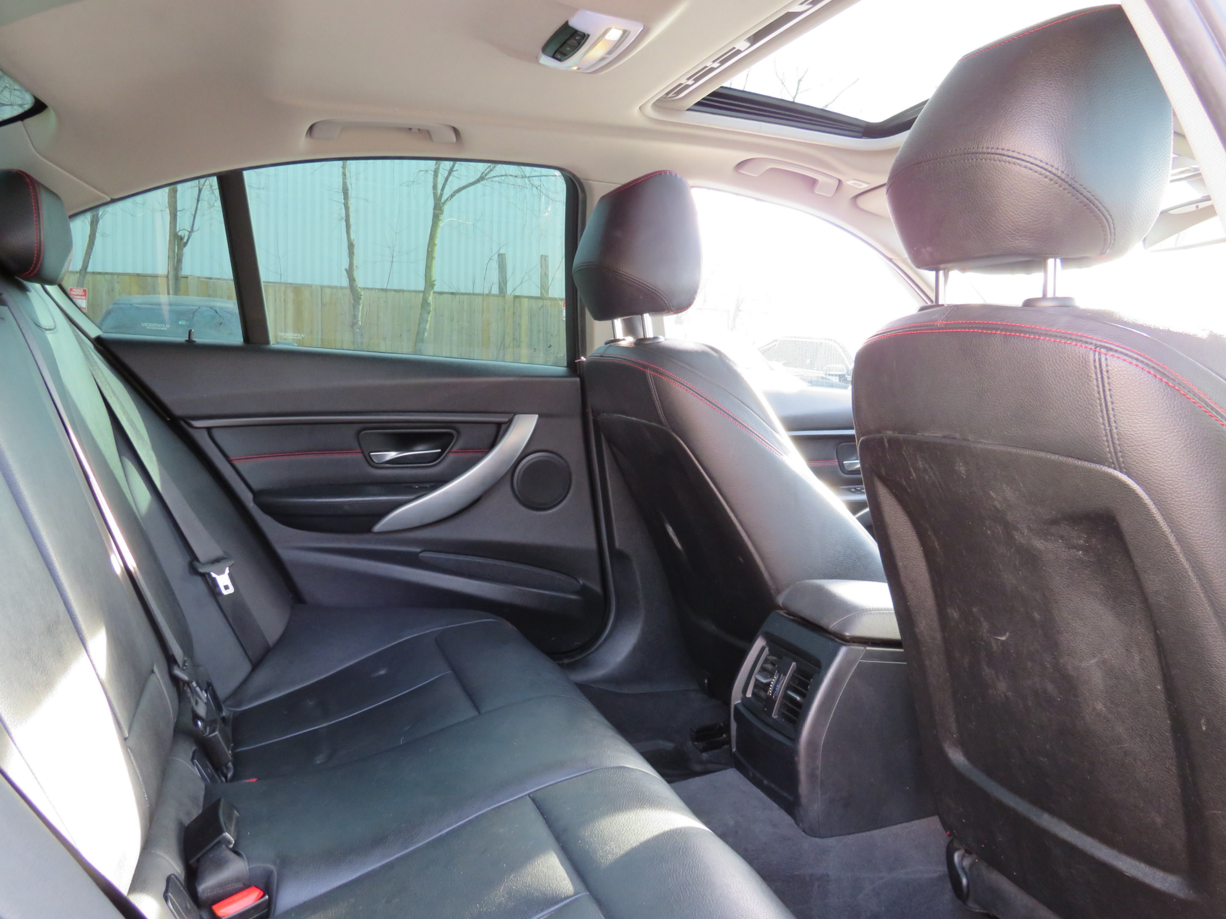 /laautomotive/2015-BMW-3Series-1072641578141933.jpg