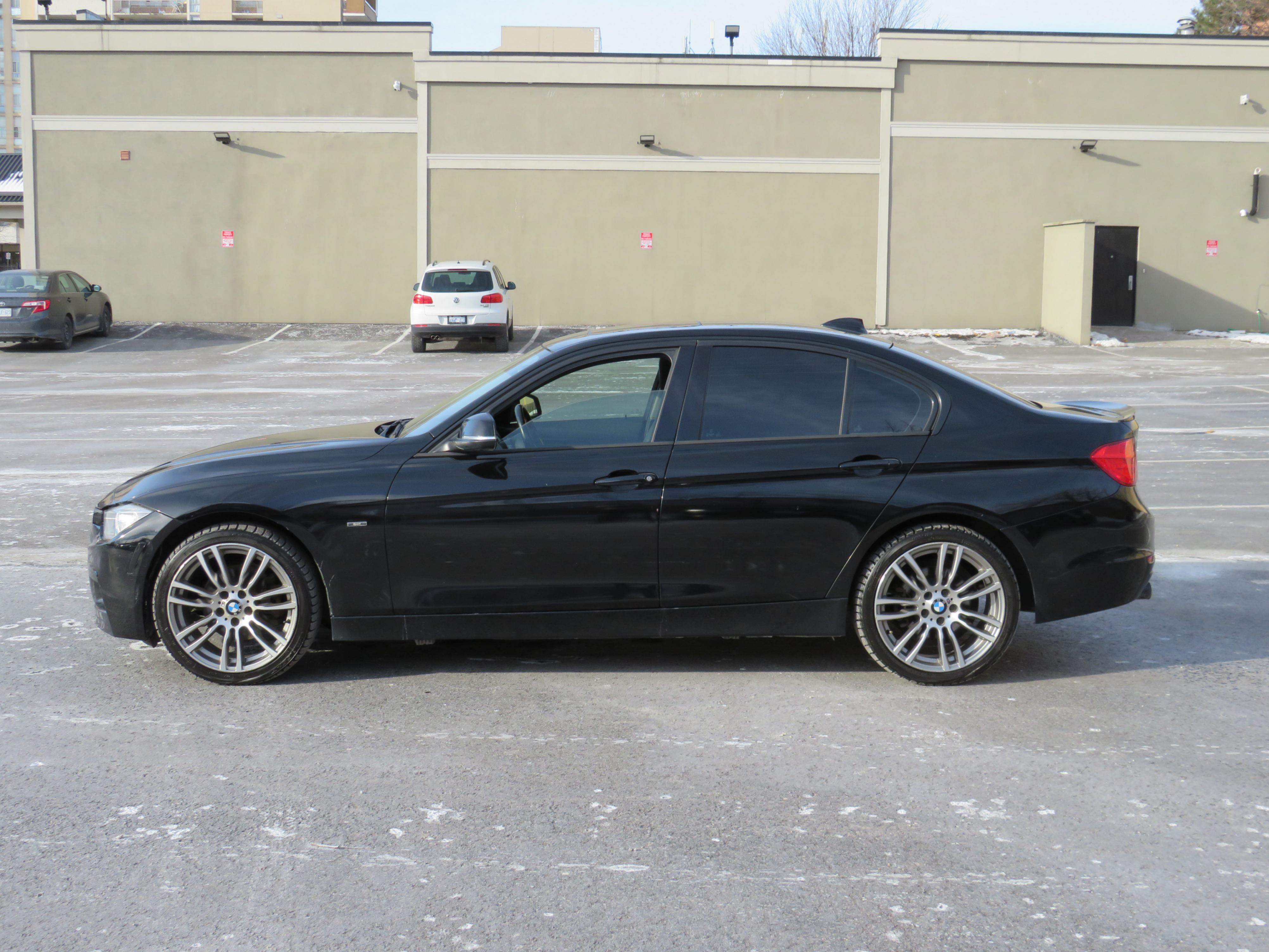 /laautomotive/2015-BMW-3Series-1450170923283236.jpg