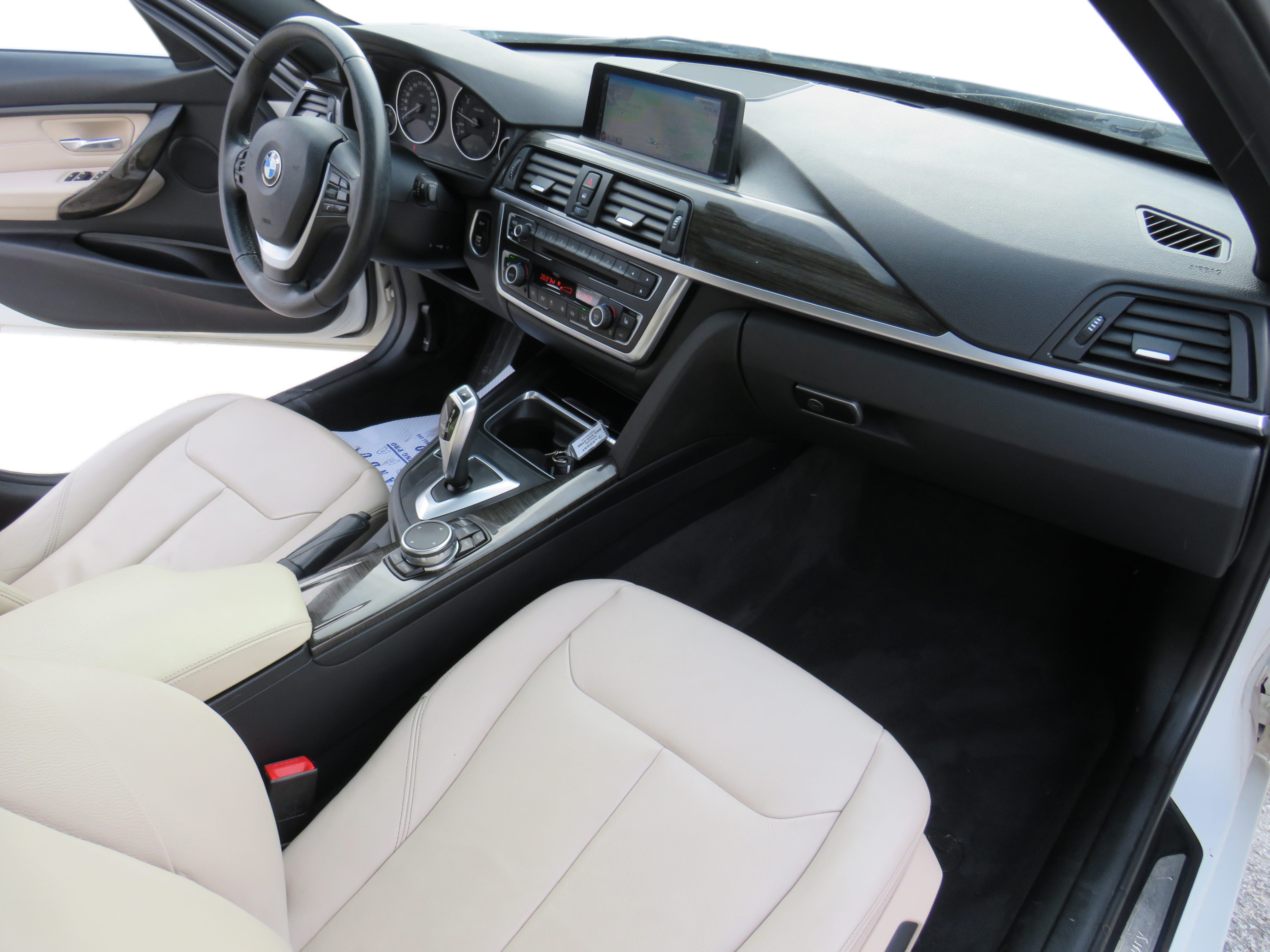 /laautomotive/2015-BMW-3Series-30629357373246213.jpg