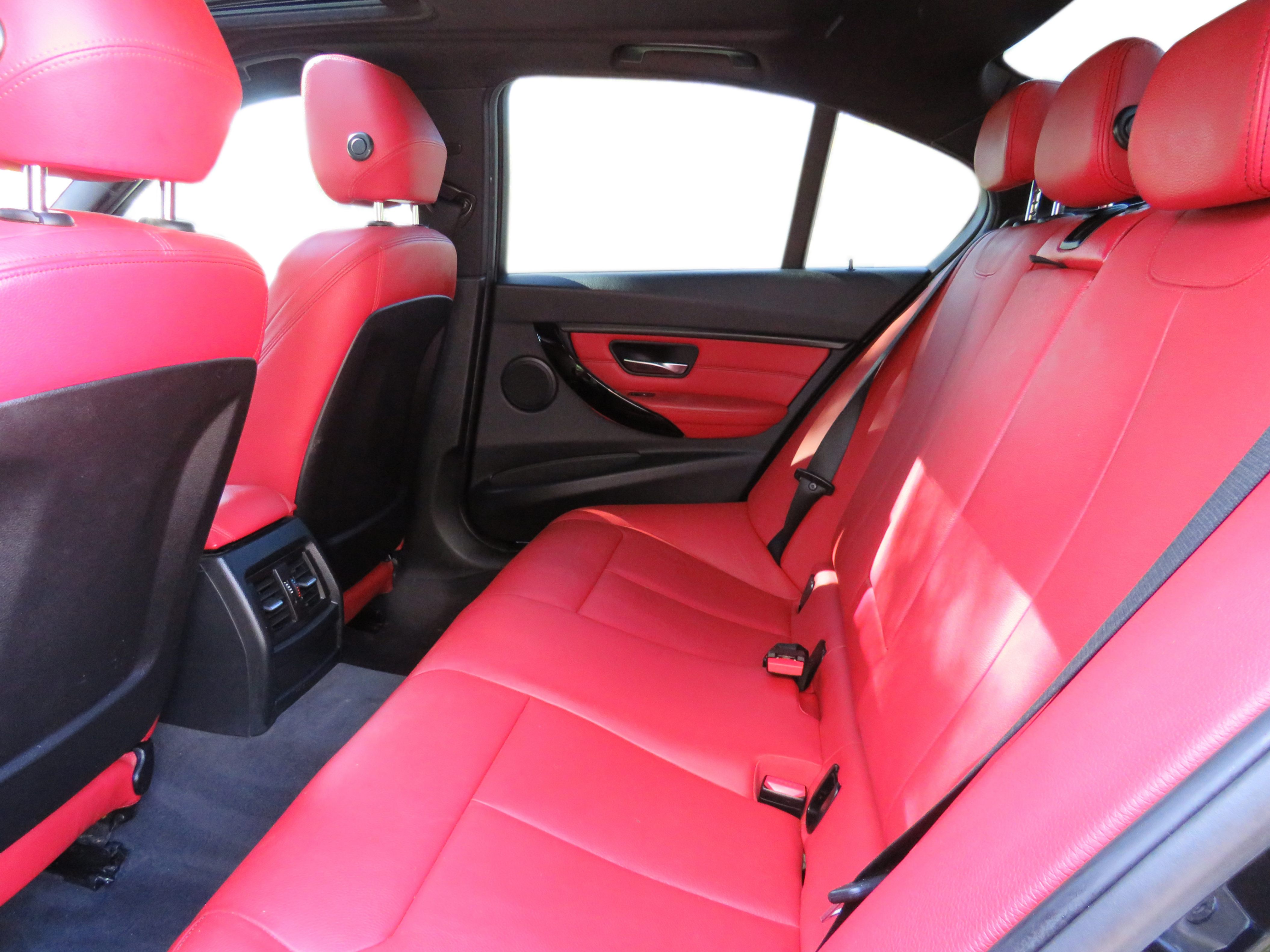 /laautomotive/2015-BMW-3Series-5292152254953737.jpg