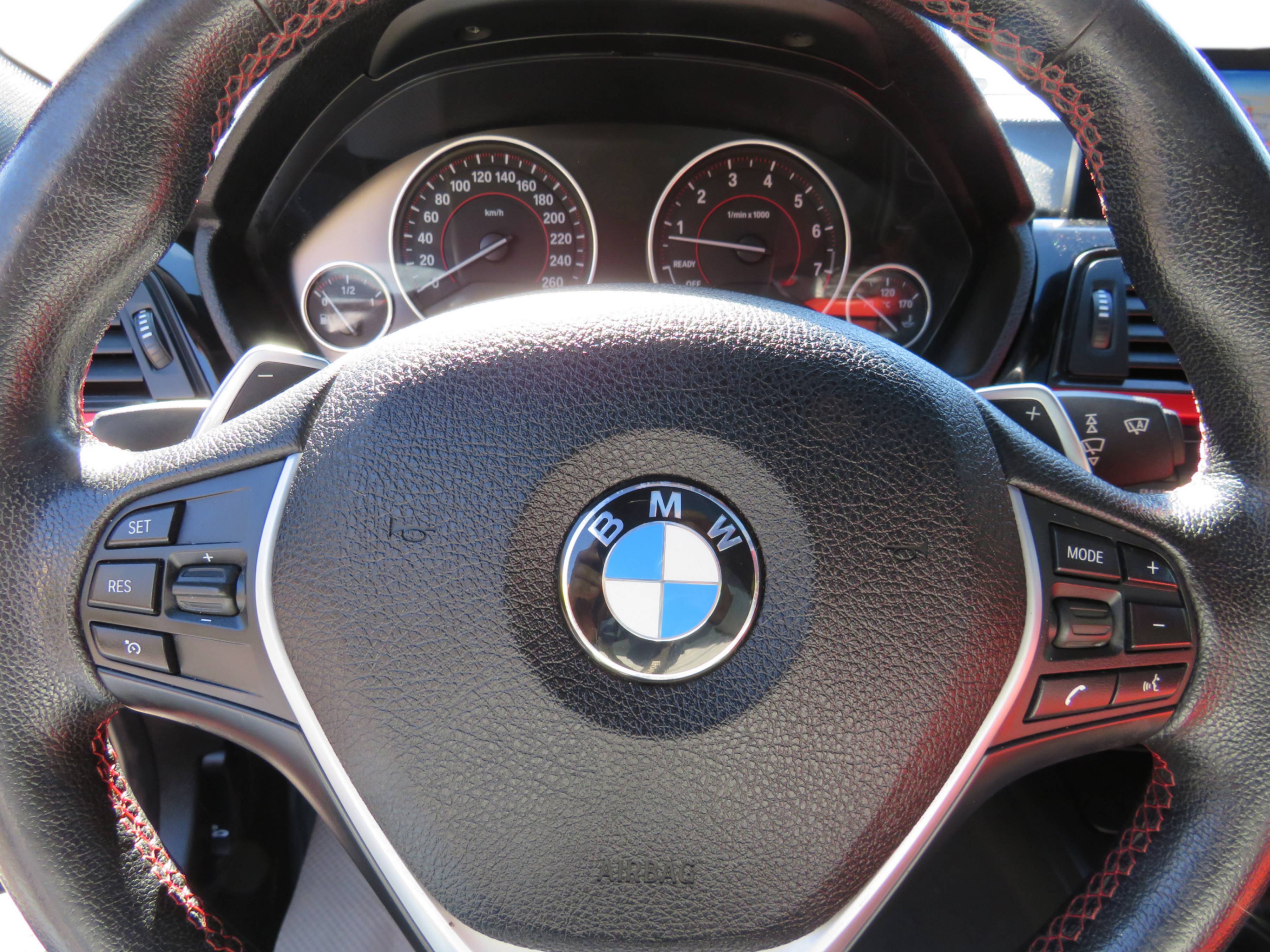 /laautomotive/2015-BMW-3Series-6929312291209286.jpg